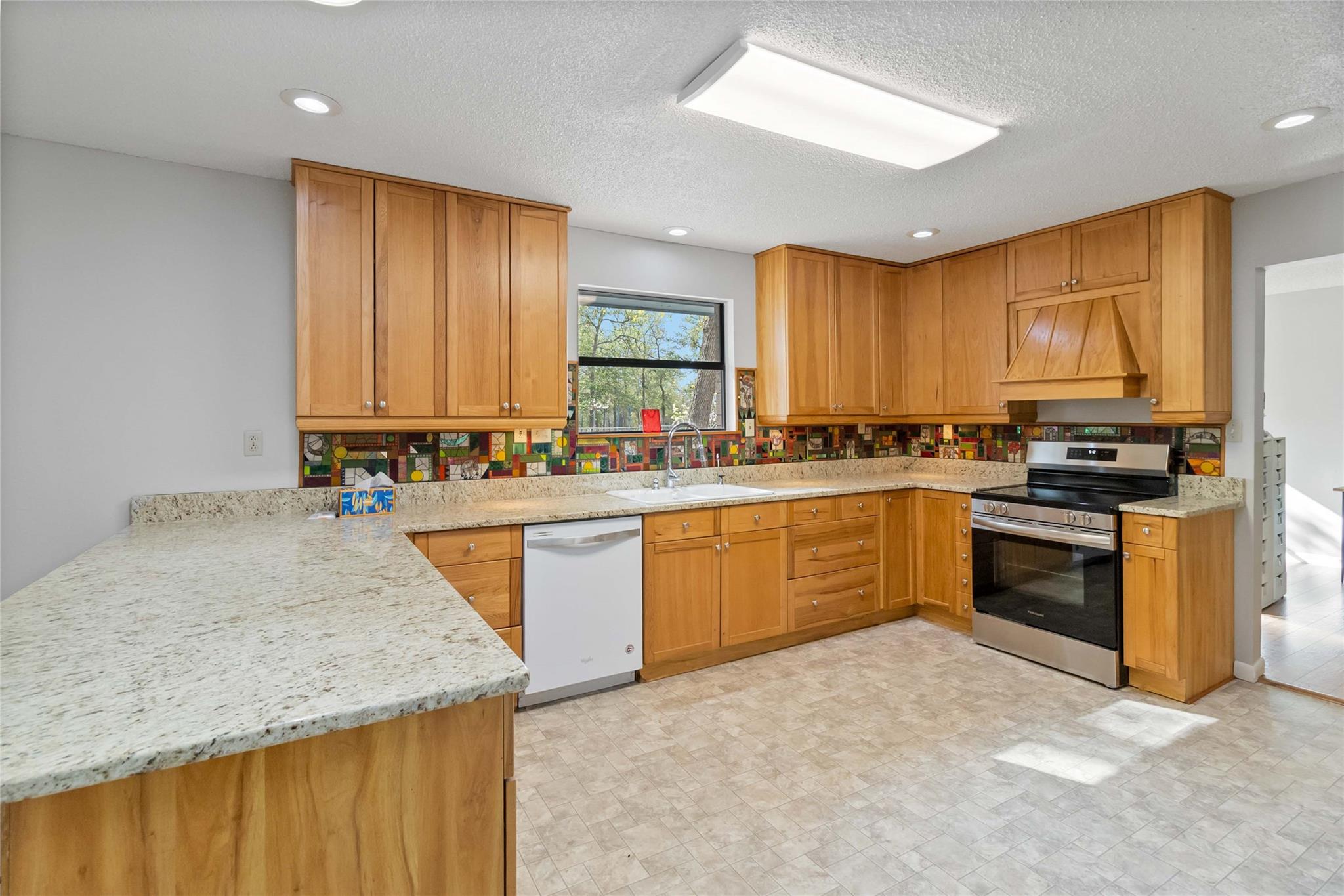 161 Shady Oaks Loop, Cedar Creek, TX 78612