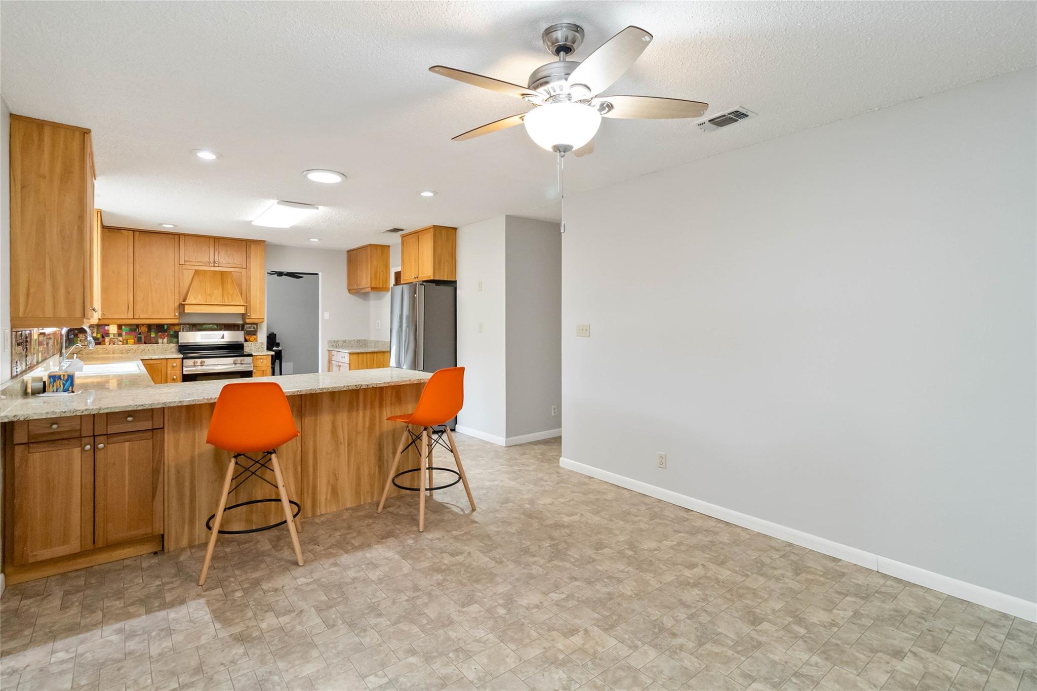 161 Shady Oaks Loop, Cedar Creek, TX 78612