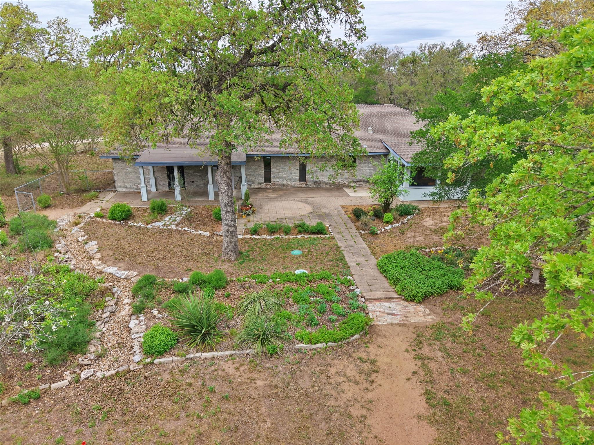 161 Shady Oaks Loop, Cedar Creek, TX 78612