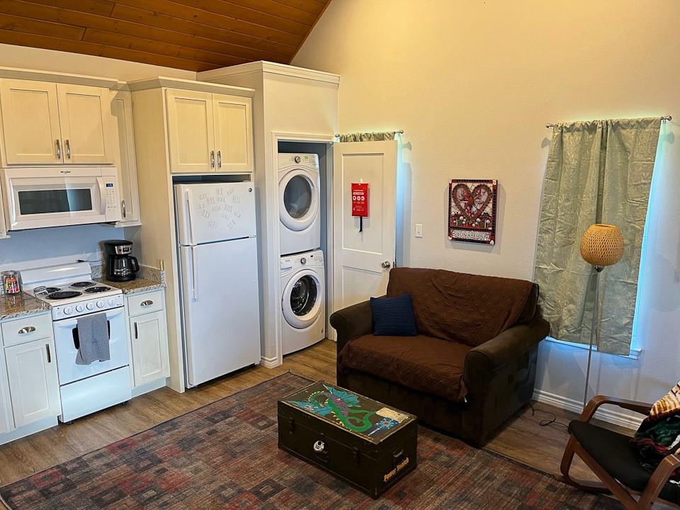 161 Shady Oaks Loop, Cedar Creek, TX 78612