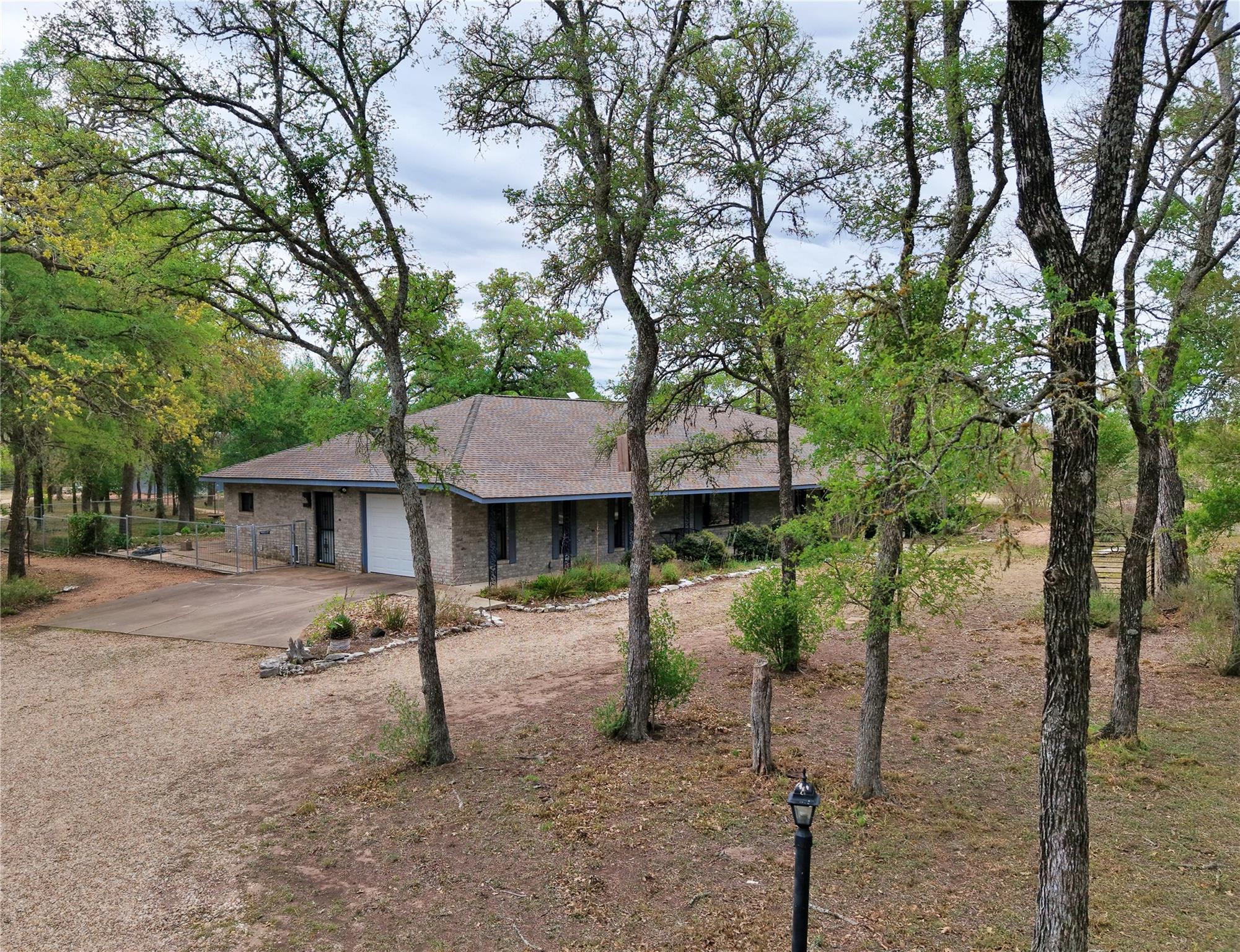 161 Shady Oaks Loop, Cedar Creek, TX 78612