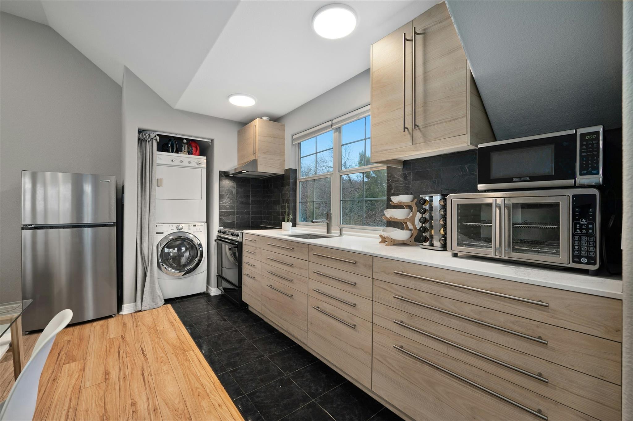 712 Furlong Dr, Austin, TX 78746