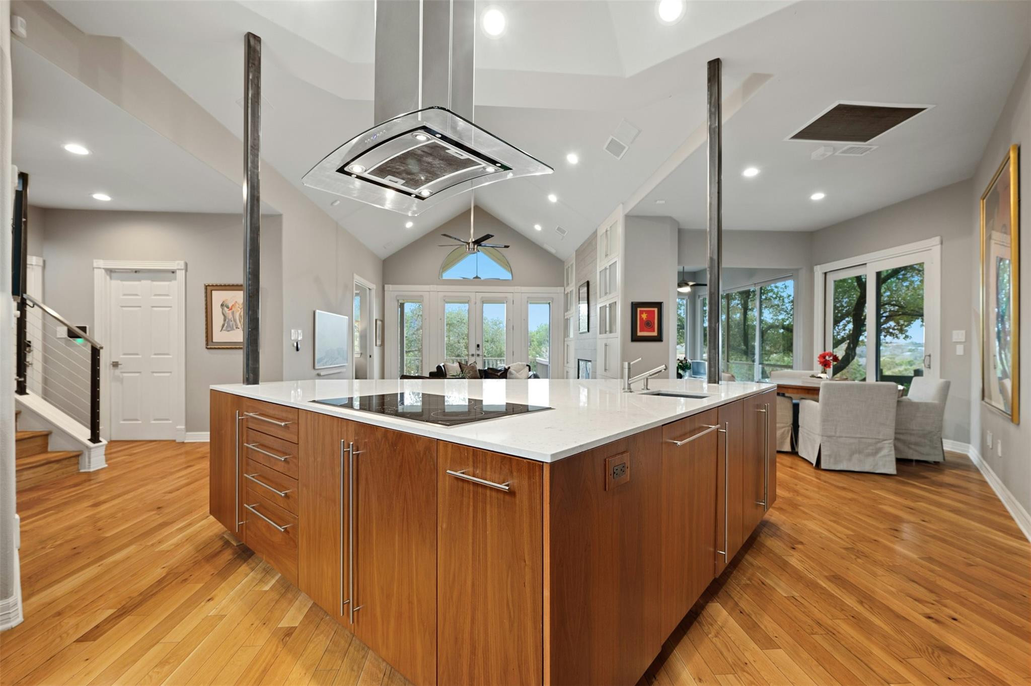 712 Furlong Dr, Austin, TX 78746