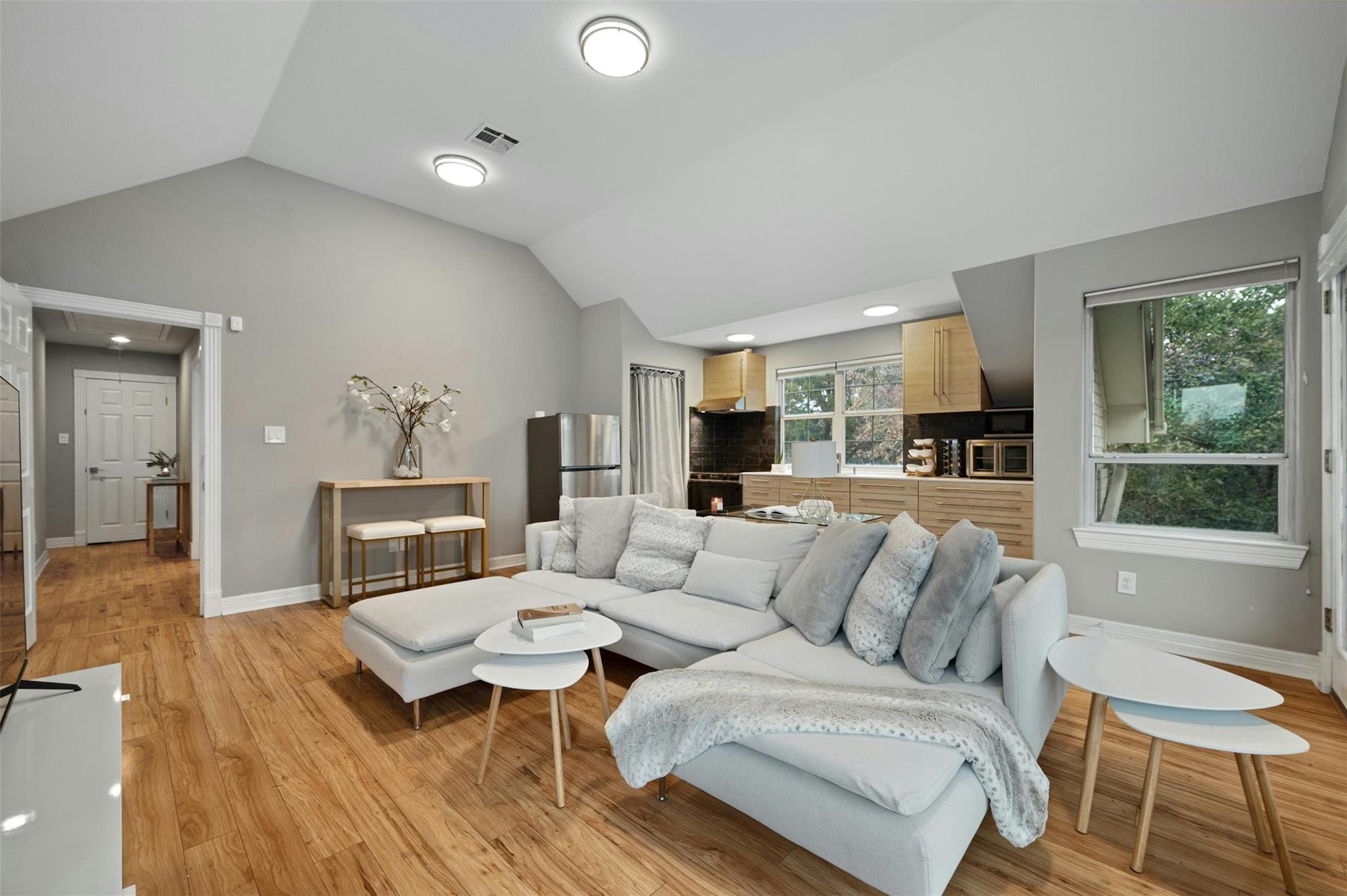 712 Furlong Dr, Austin, TX 78746