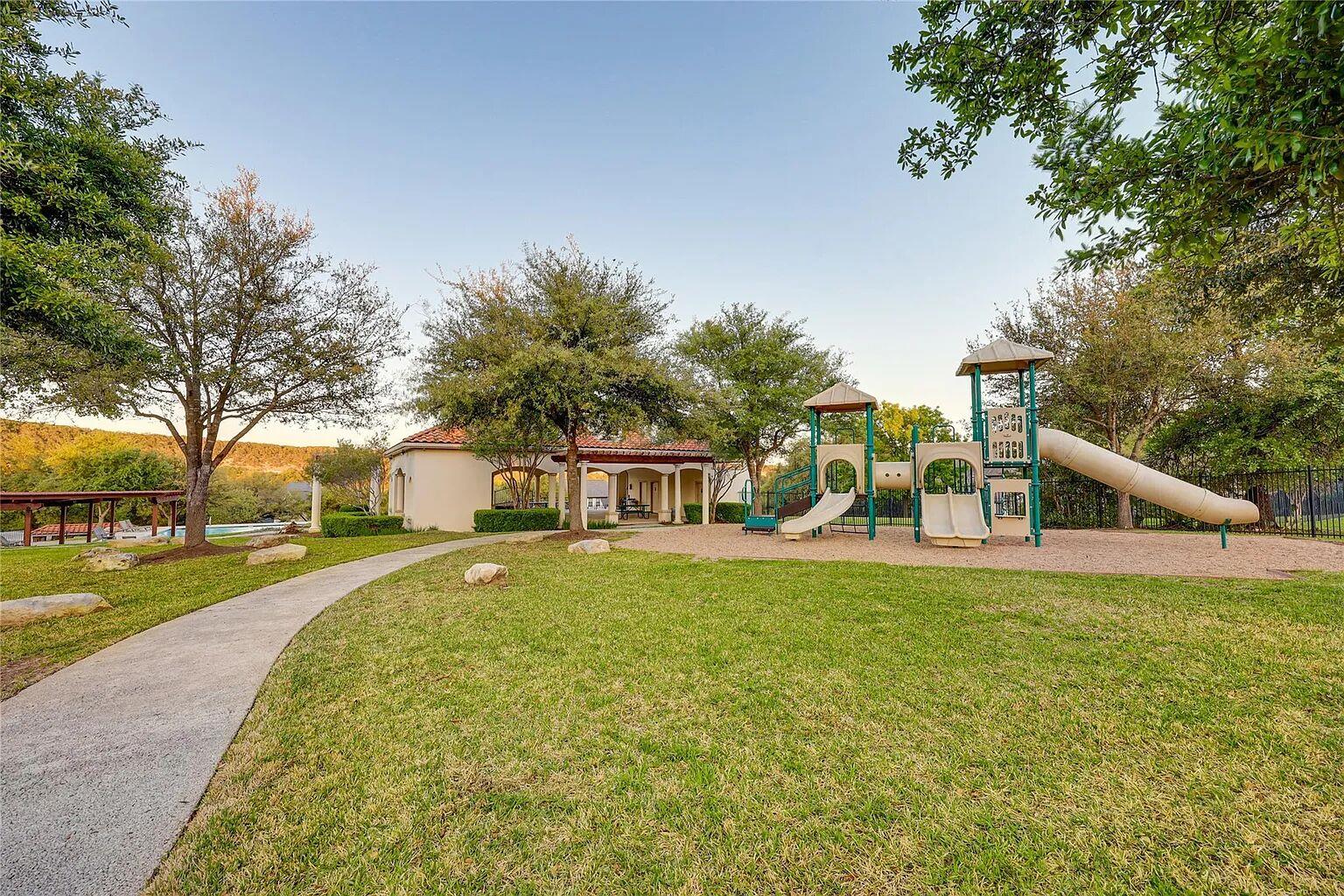 2906 Padina Dr, Austin, TX 78733