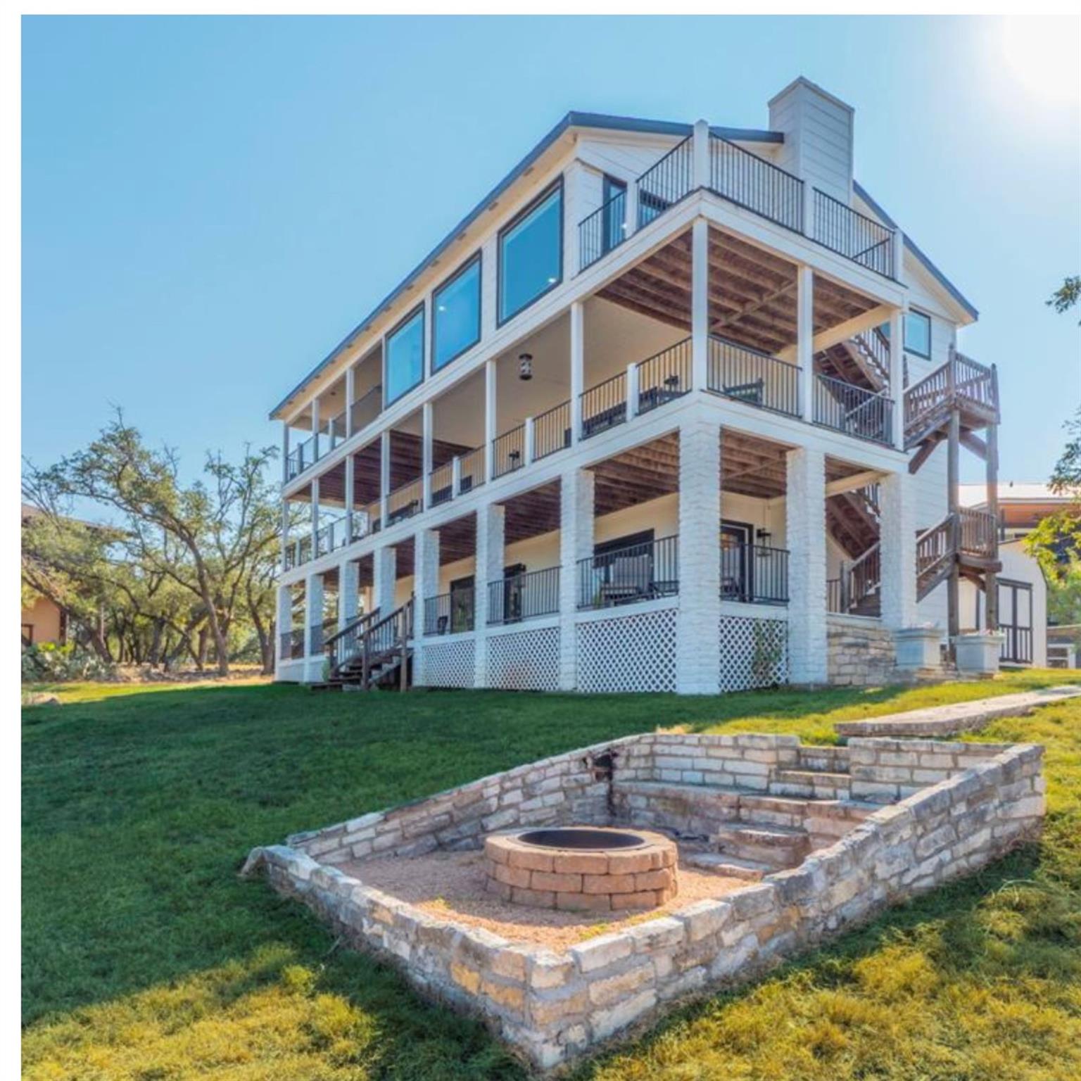 3900 Lake Park Cv, Lago Vista, TX 78645