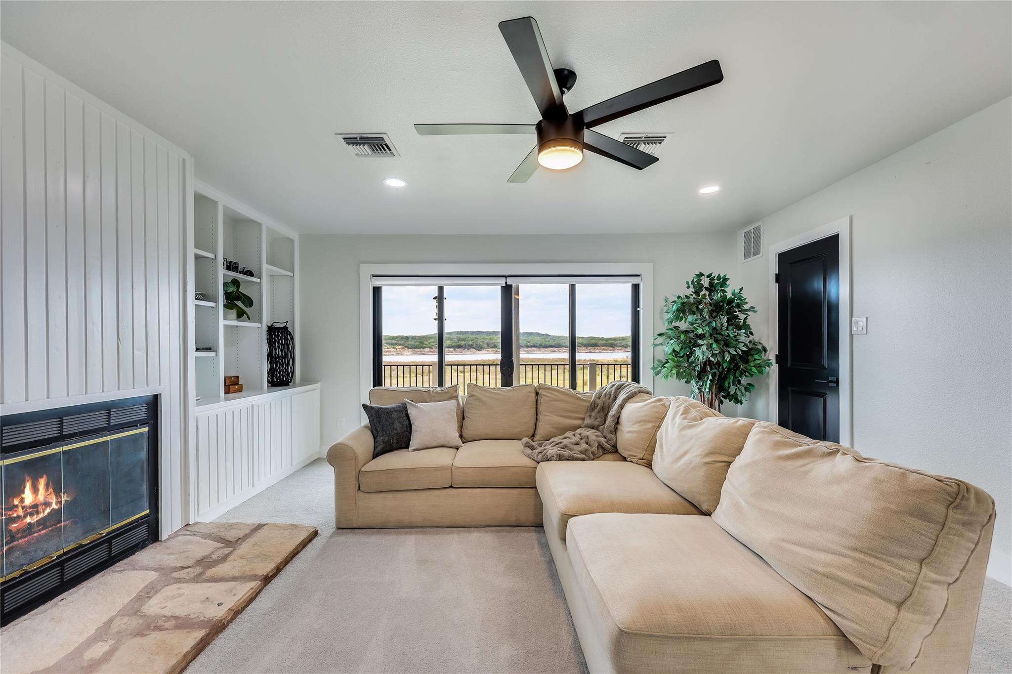 3900 Lake Park Cv, Lago Vista, TX 78645