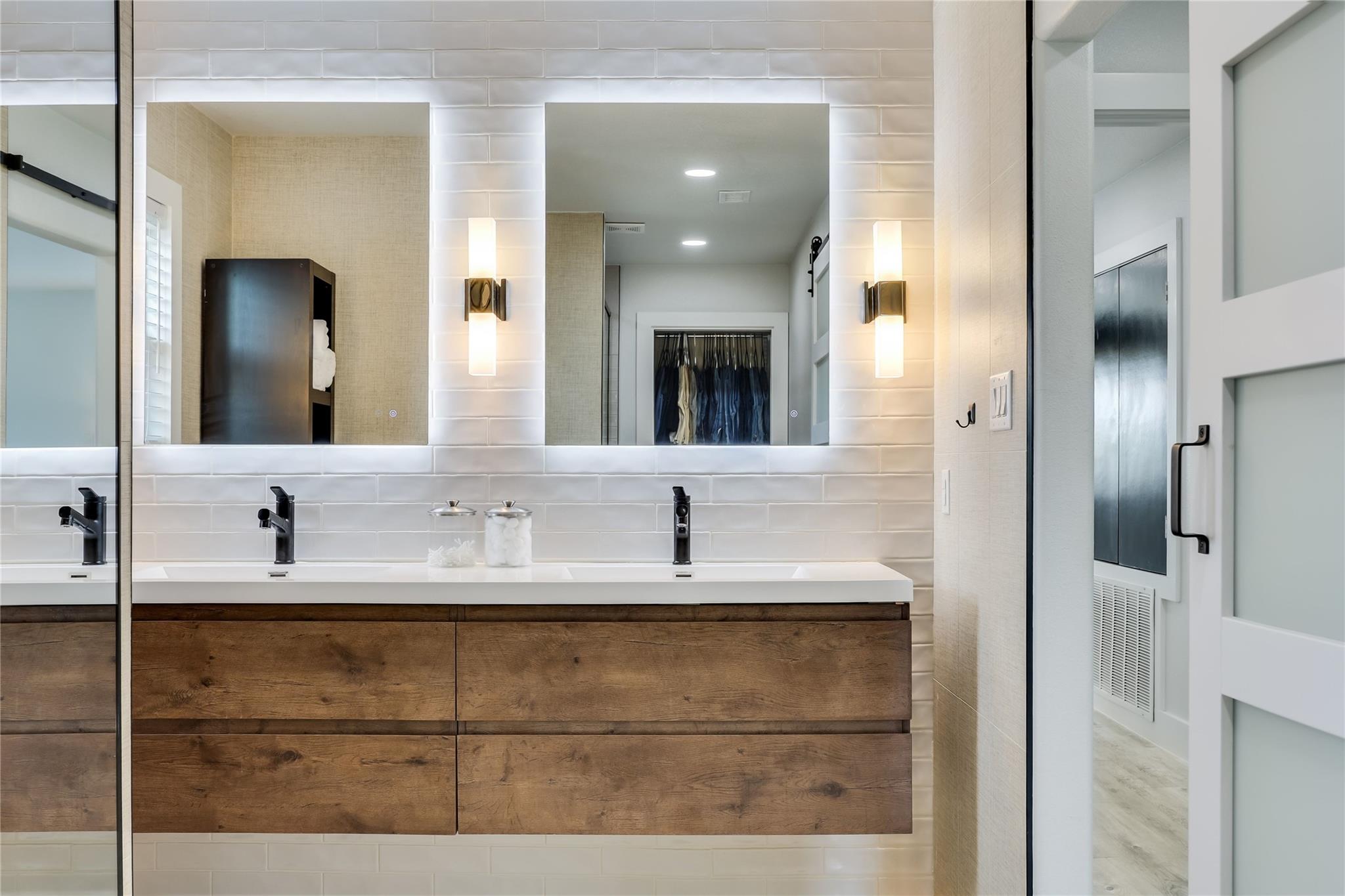 3900 Lake Park Cv, Lago Vista, TX 78645