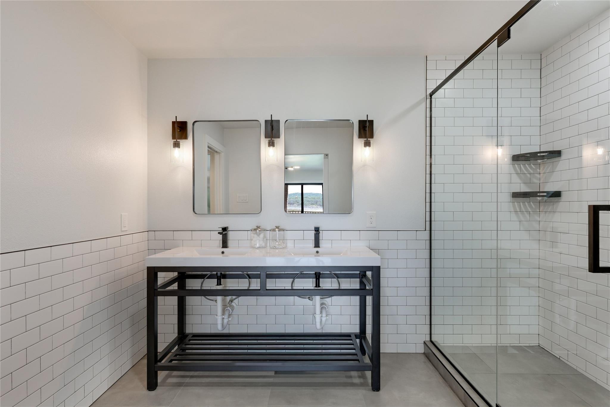 3900 Lake Park Cv, Lago Vista, TX 78645