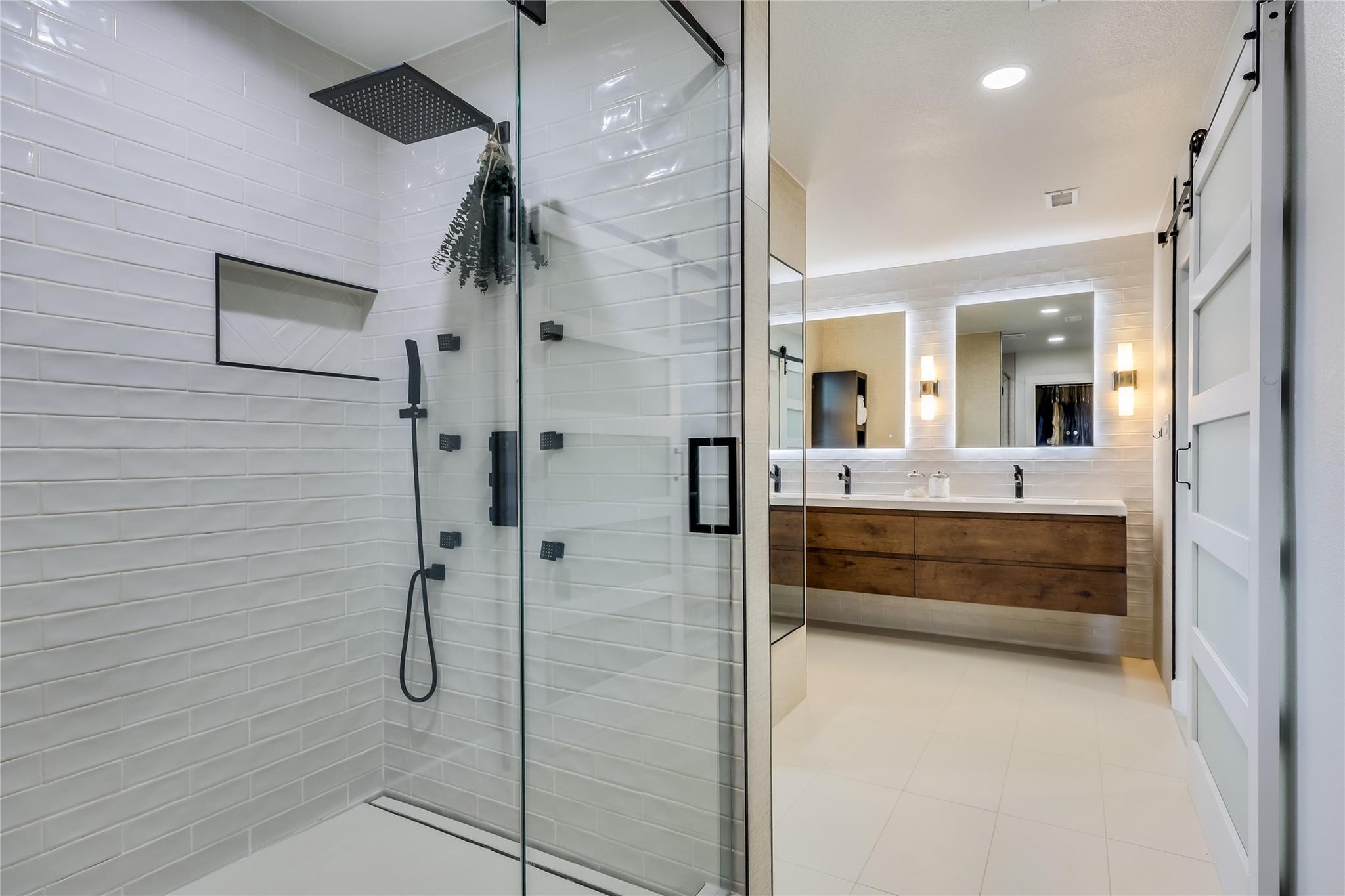 3900 Lake Park Cv, Lago Vista, TX 78645