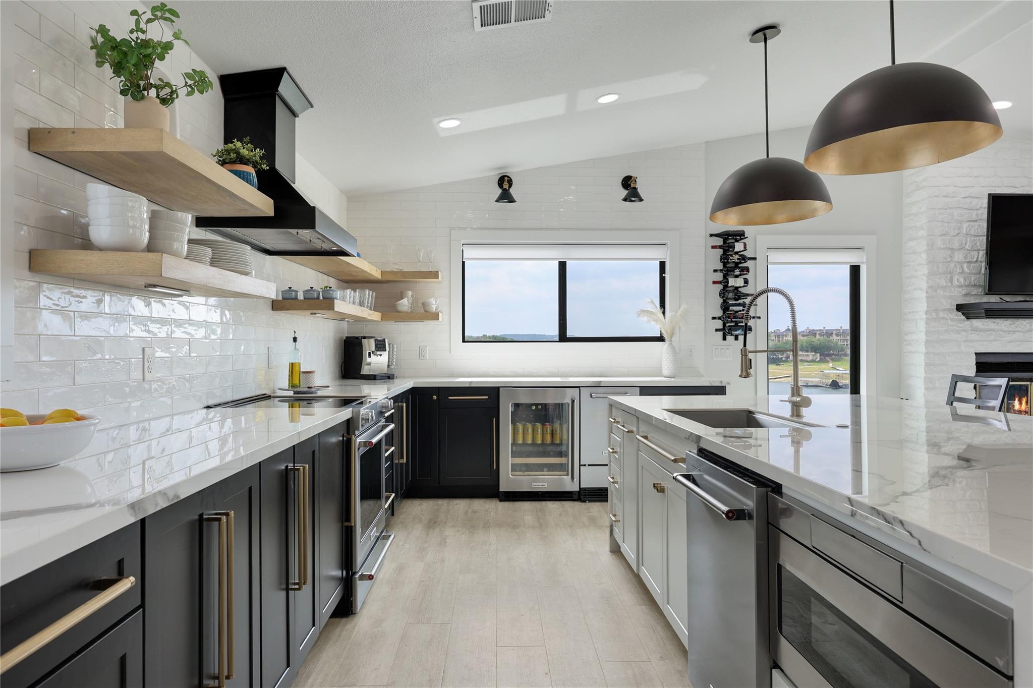 3900 Lake Park Cv, Lago Vista, TX 78645