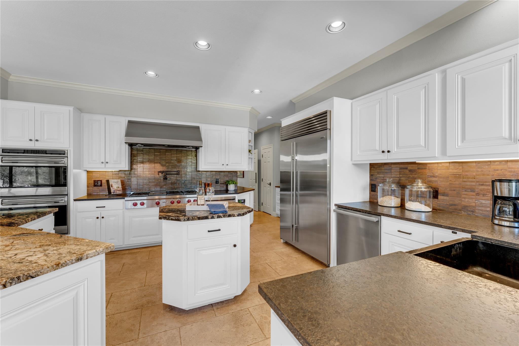 3605 Douglas Dr, Horseshoe Bay, TX 78657