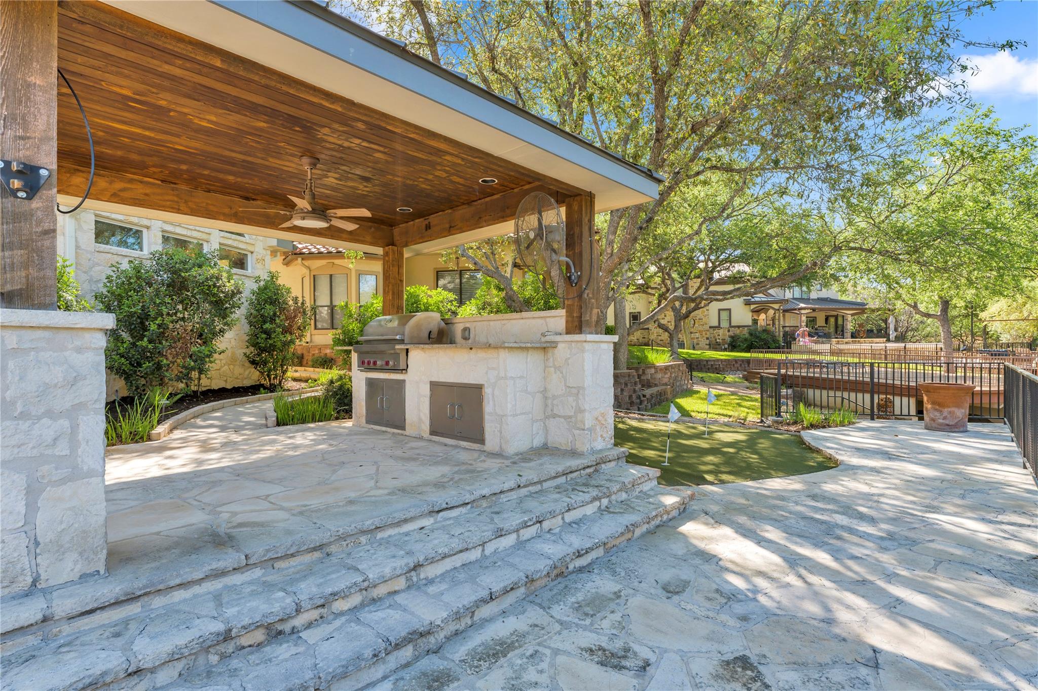 3605 Douglas Dr, Horseshoe Bay, TX 78657