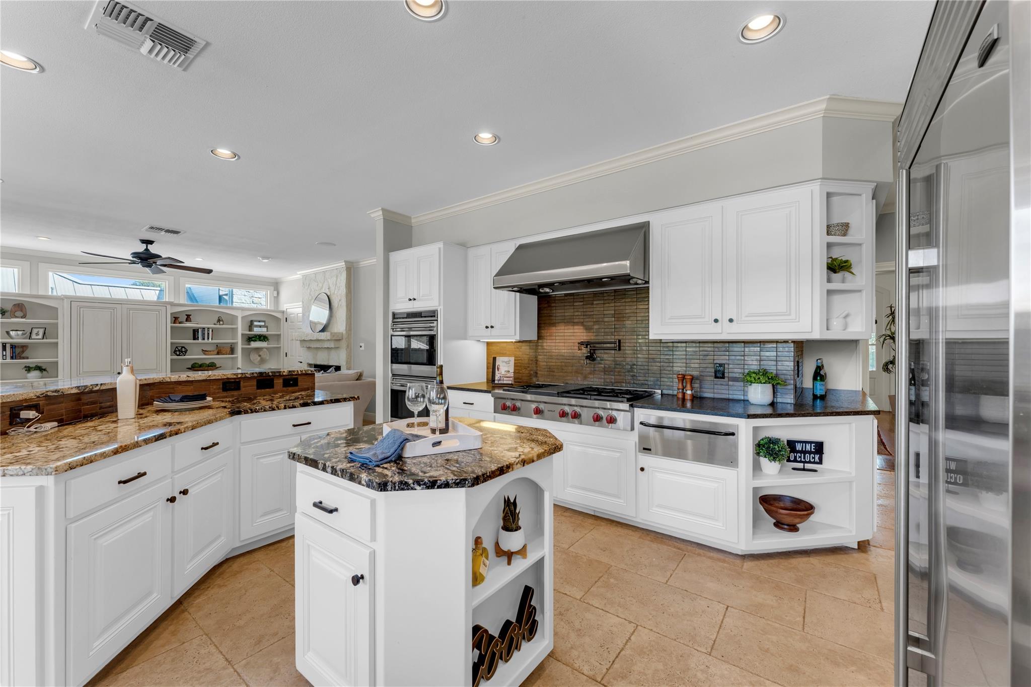 3605 Douglas Dr, Horseshoe Bay, TX 78657