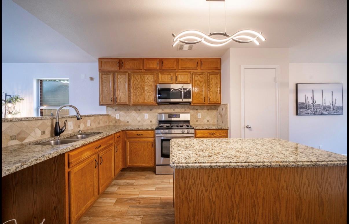 1302 Newbury St, Georgetown, TX 78626