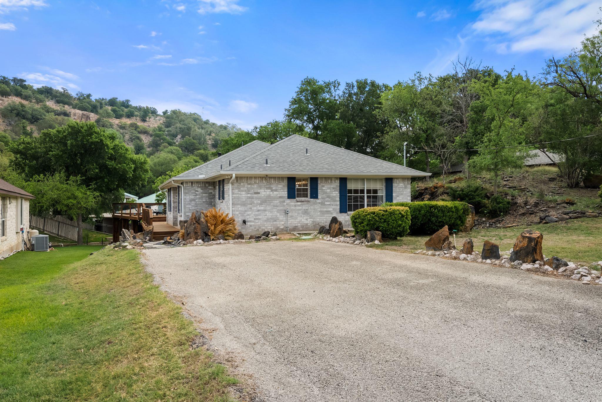 305 Mountain View, Sunrise Beach, TX 78643