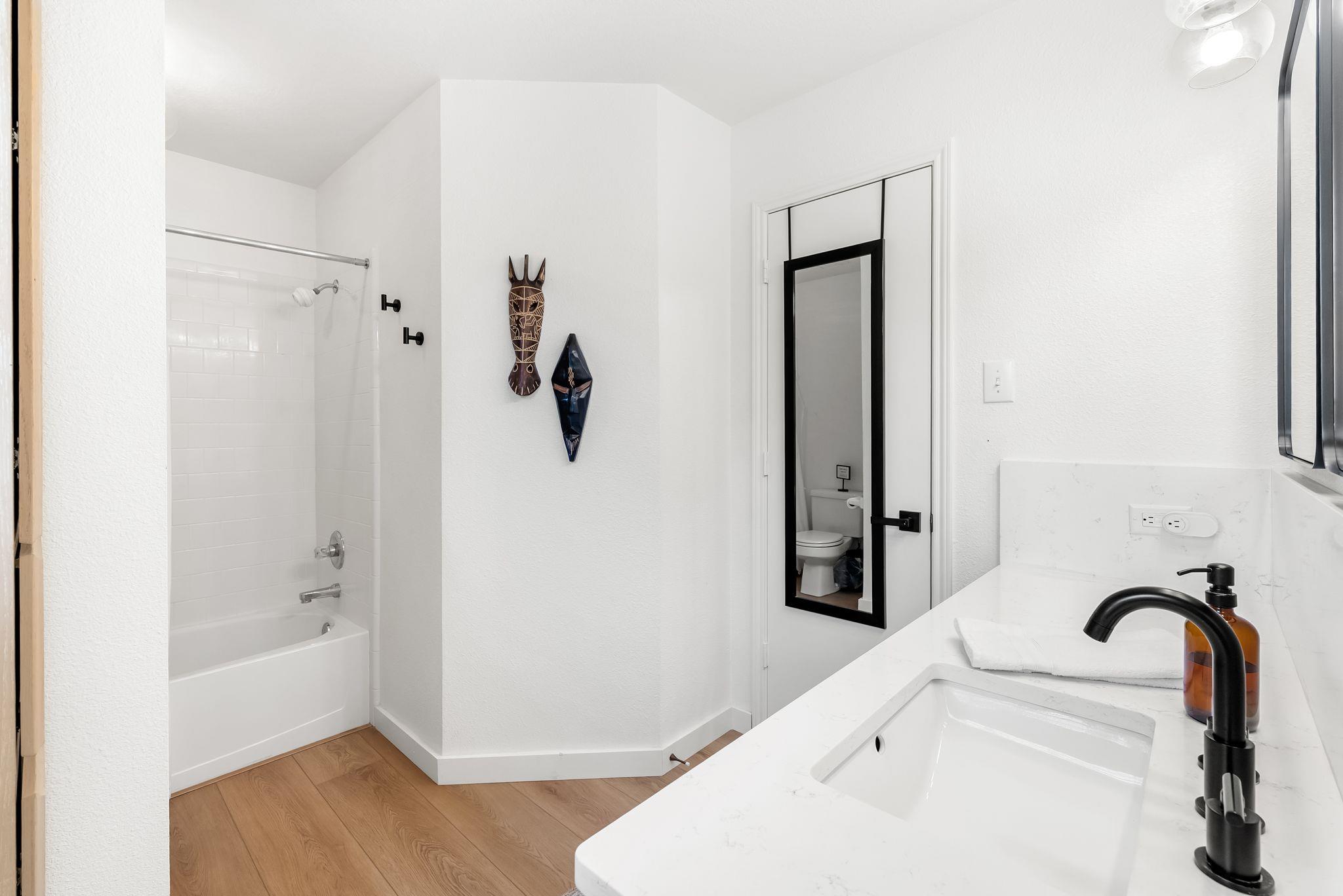 305 Mountain View, Sunrise Beach, TX 78643