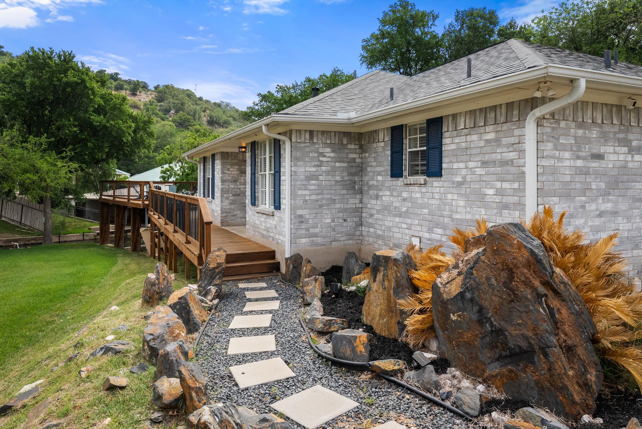 305 Mountain View, Sunrise Beach, TX 78643