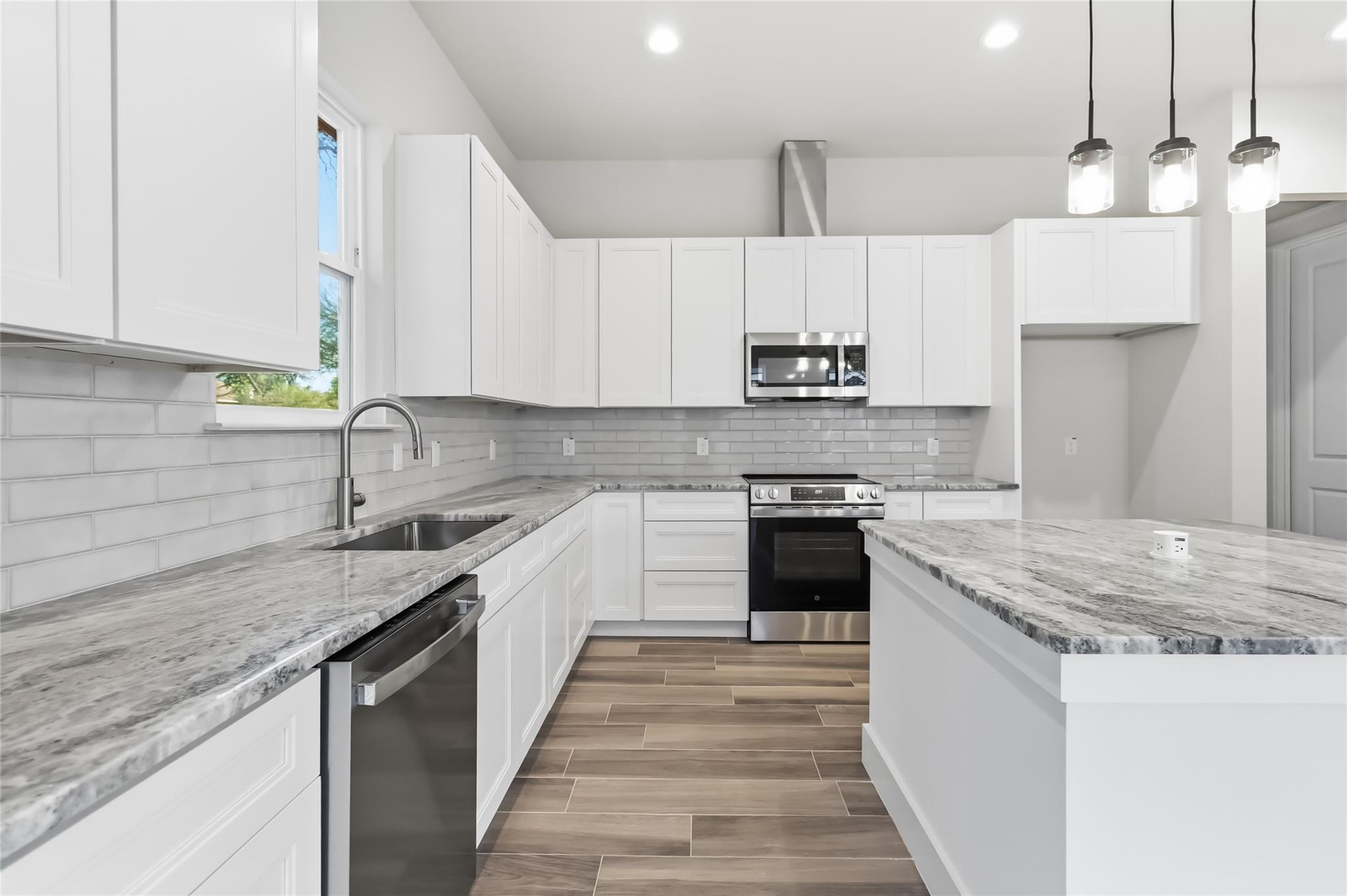 17 Summertime Cir, Wimberley, TX 78676