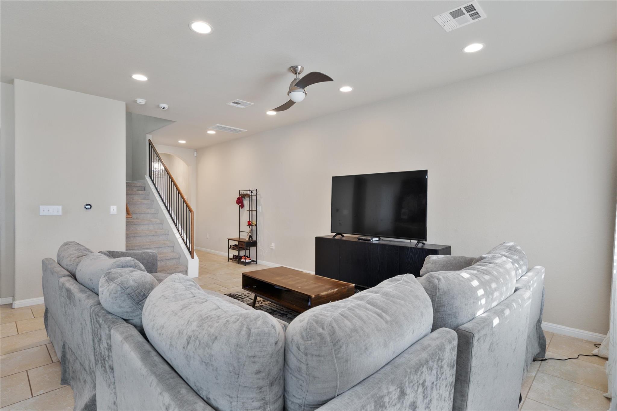 417 Epiphany Ln, Pflugerville, TX 78660