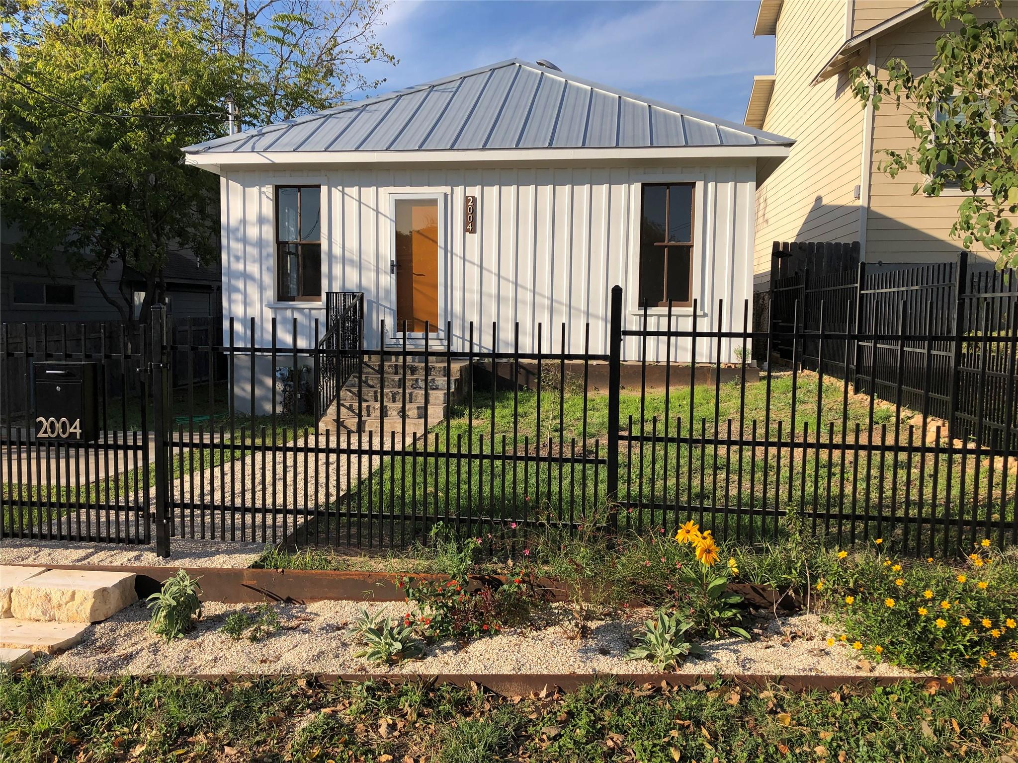 2004 Rosewood Ave, Austin, TX 78702