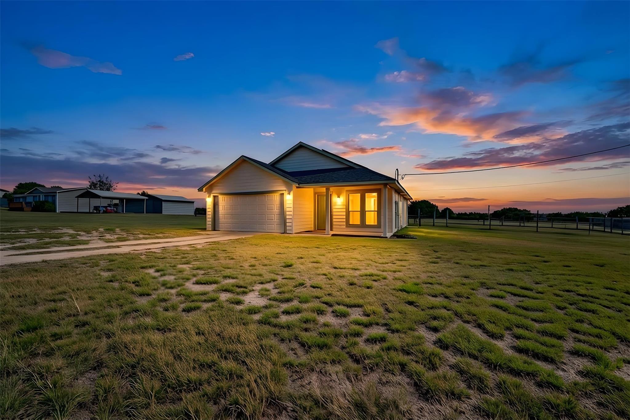 833 Thousand Oaks Trl, Liberty Hill, TX 78642