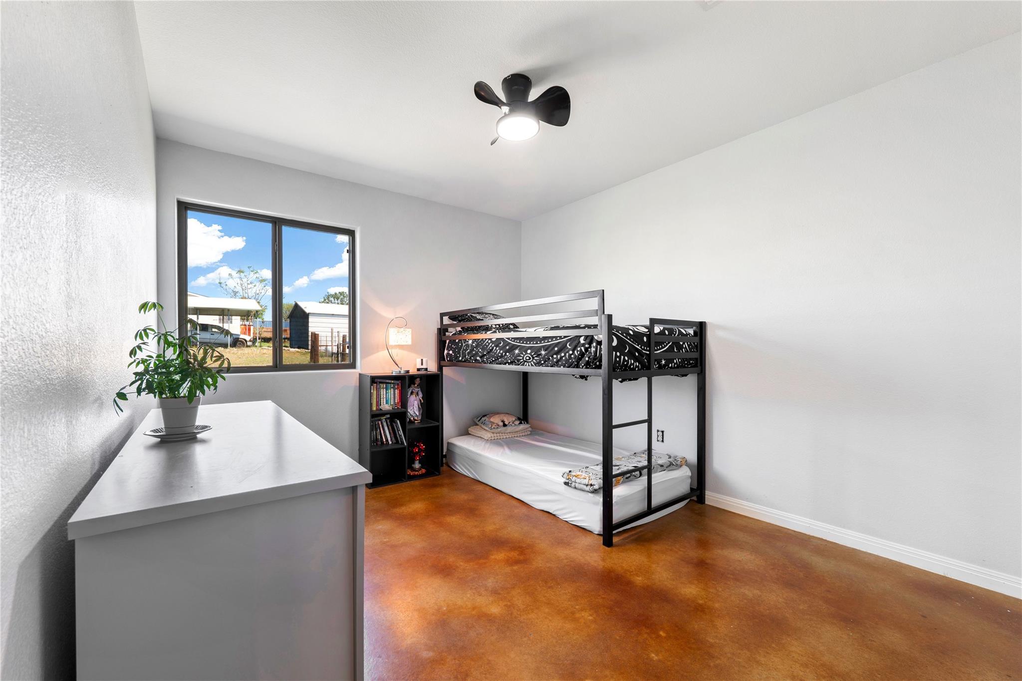 833 Thousand Oaks Trl, Liberty Hill, TX 78642