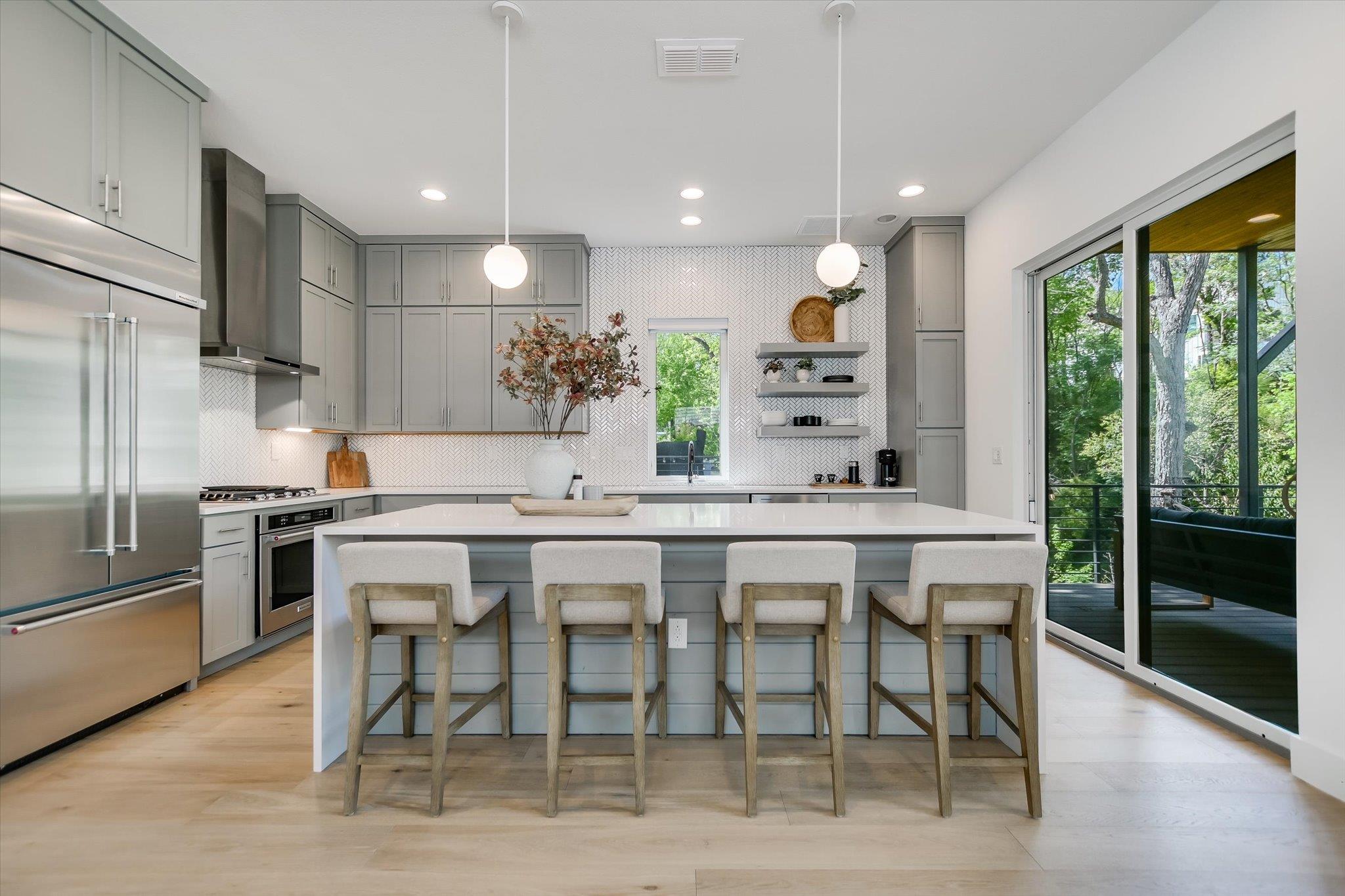 900 S 2nd St # 6, Austin, TX 78704