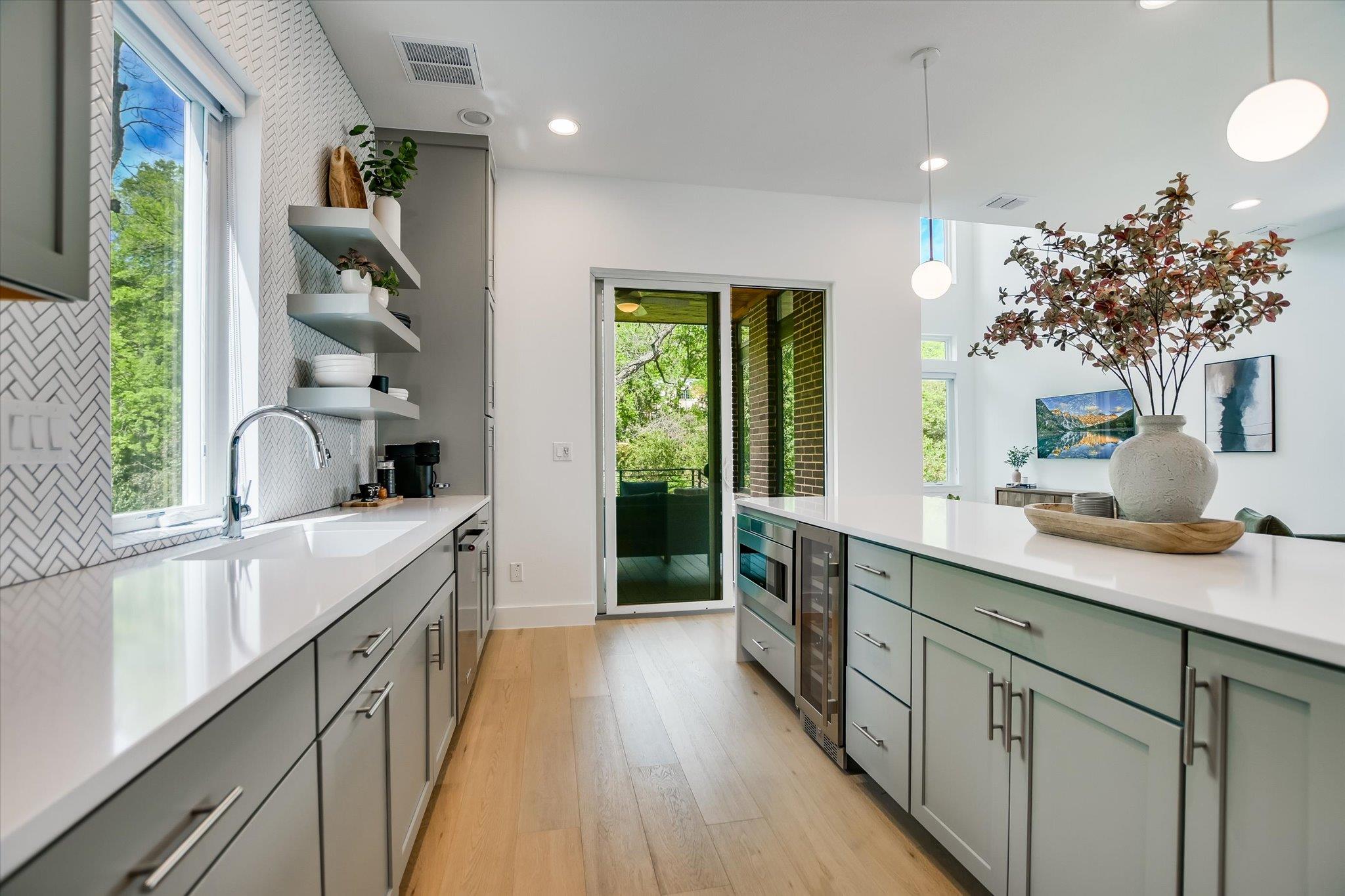 900 S 2nd St # 6, Austin, TX 78704