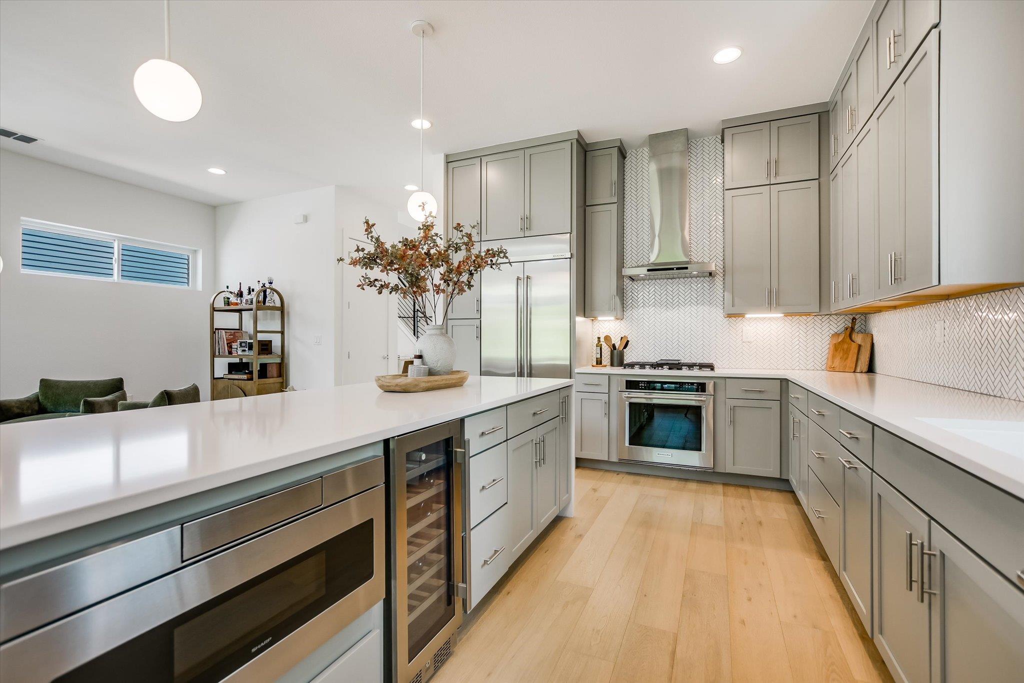 900 S 2nd St # 6, Austin, TX 78704