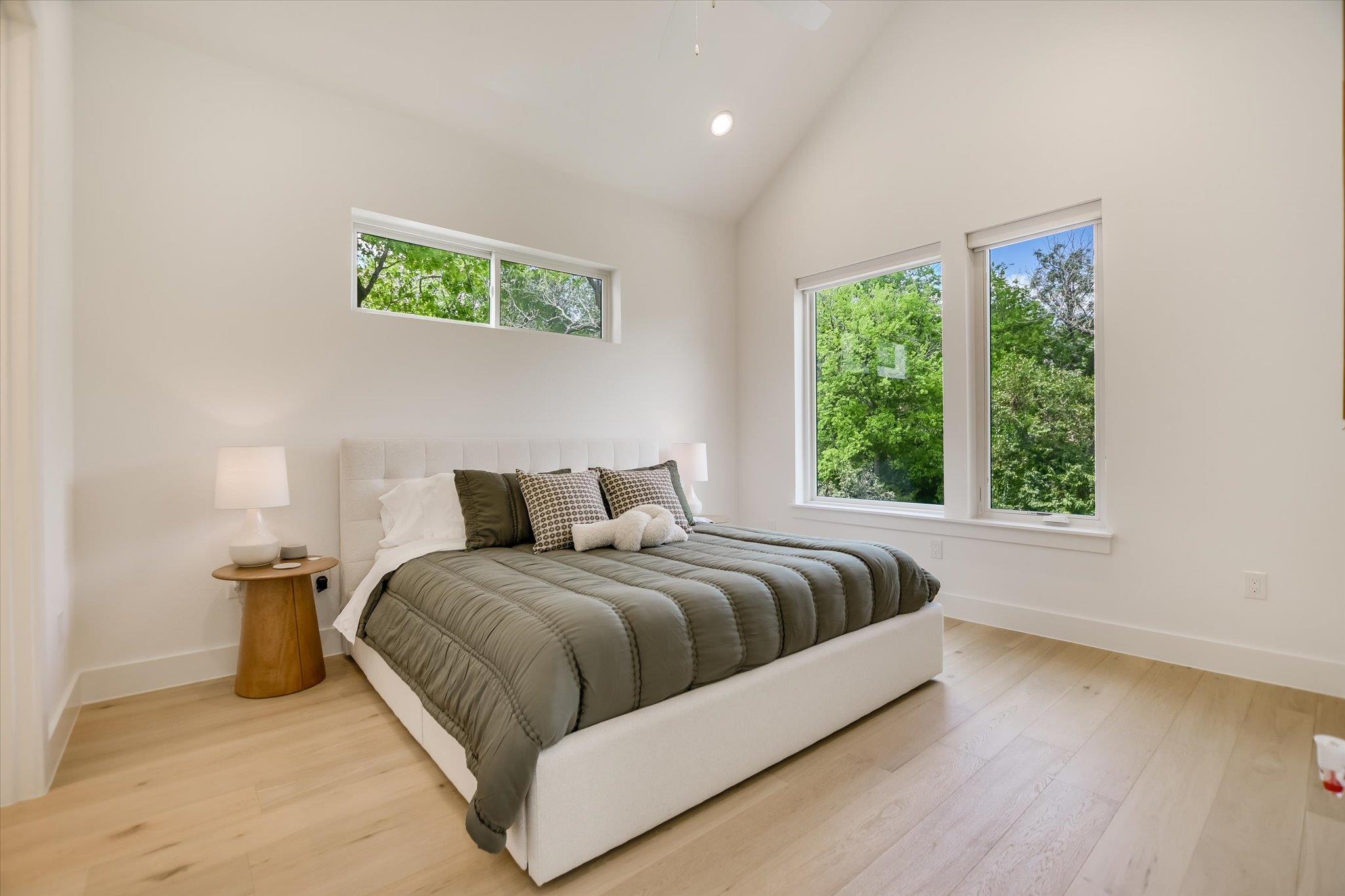 900 S 2nd St # 6, Austin, TX 78704