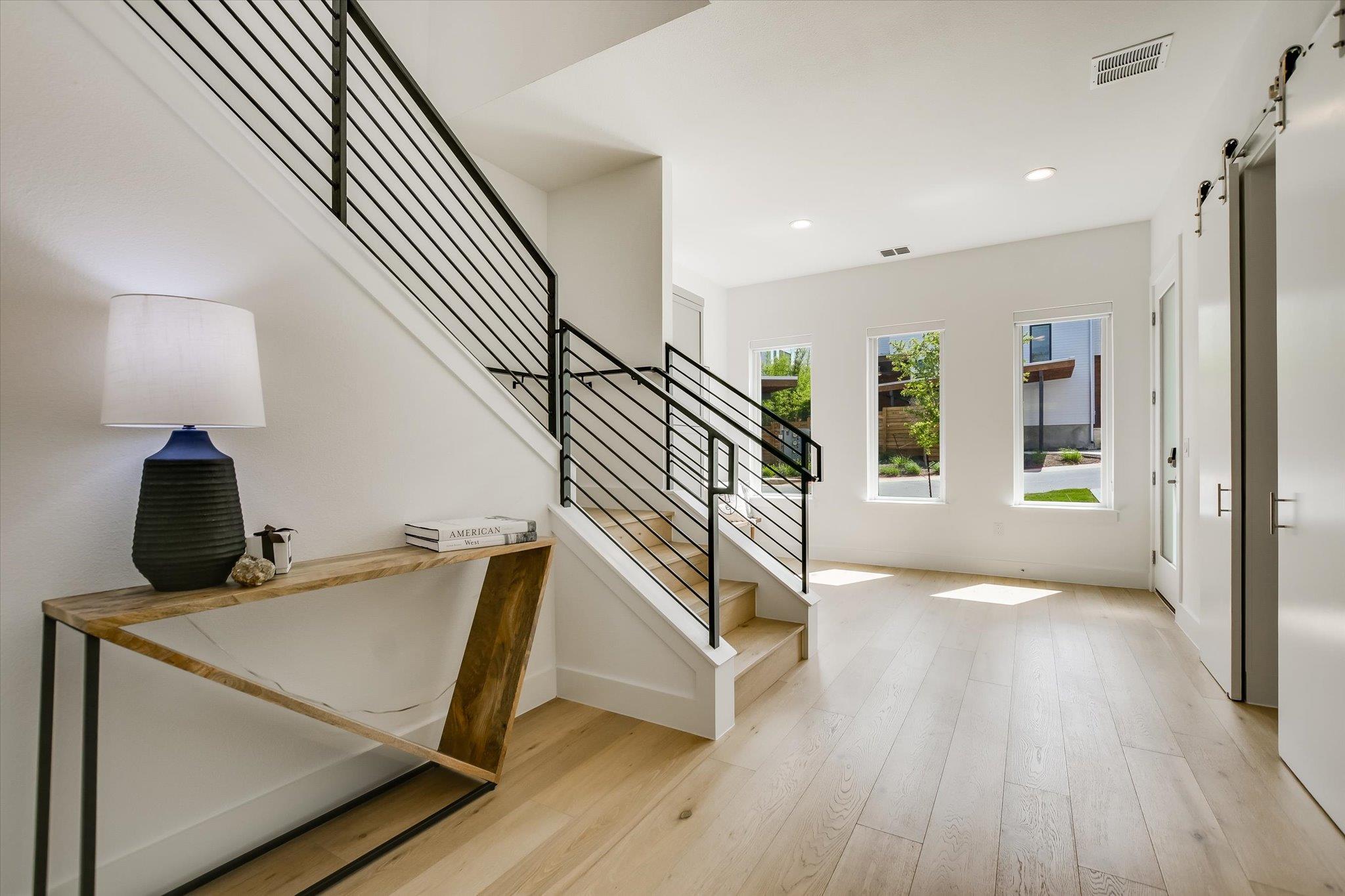 900 S 2nd St # 6, Austin, TX 78704