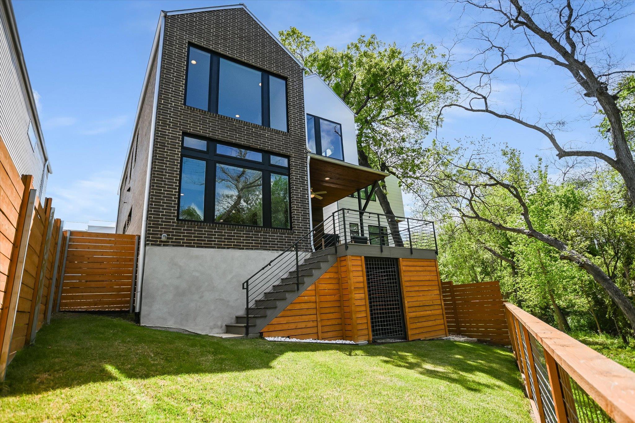 900 S 2nd St # 6, Austin, TX 78704