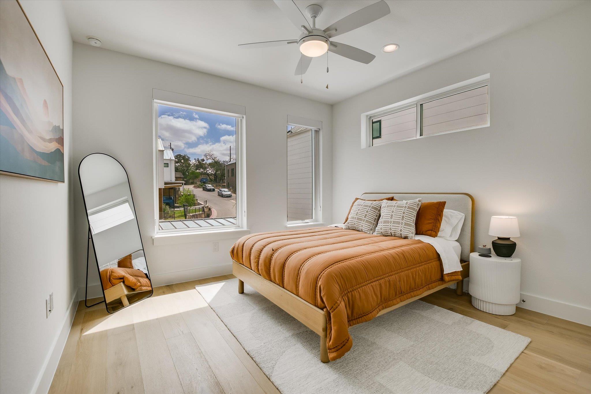 900 S 2nd St # 6, Austin, TX 78704