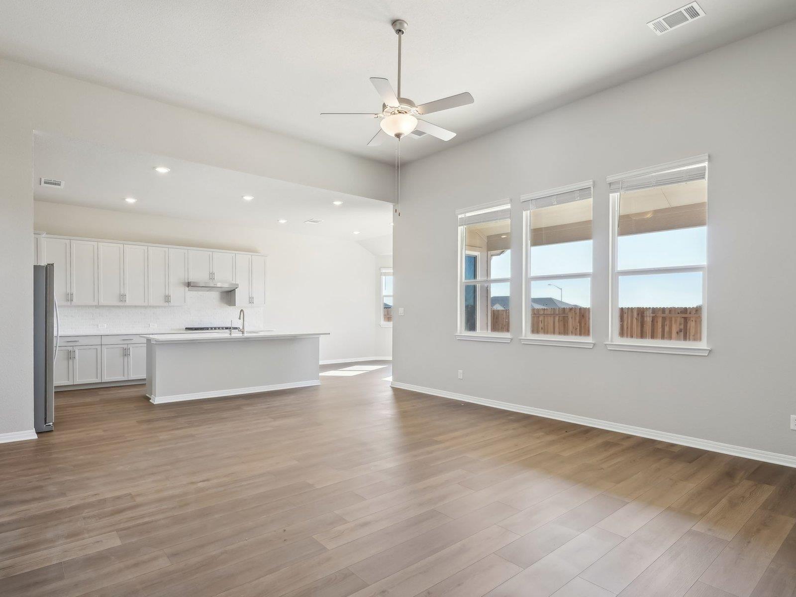 1836 South Main St, Kyle, TX 78640