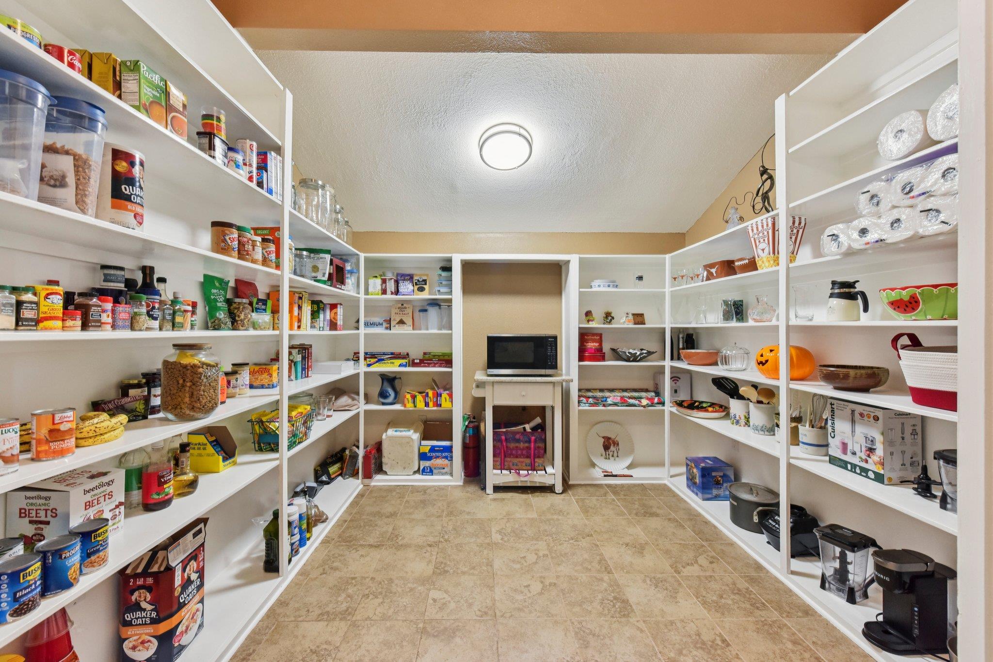 126 County Road 420 Rd, Spicewood, TX 78669