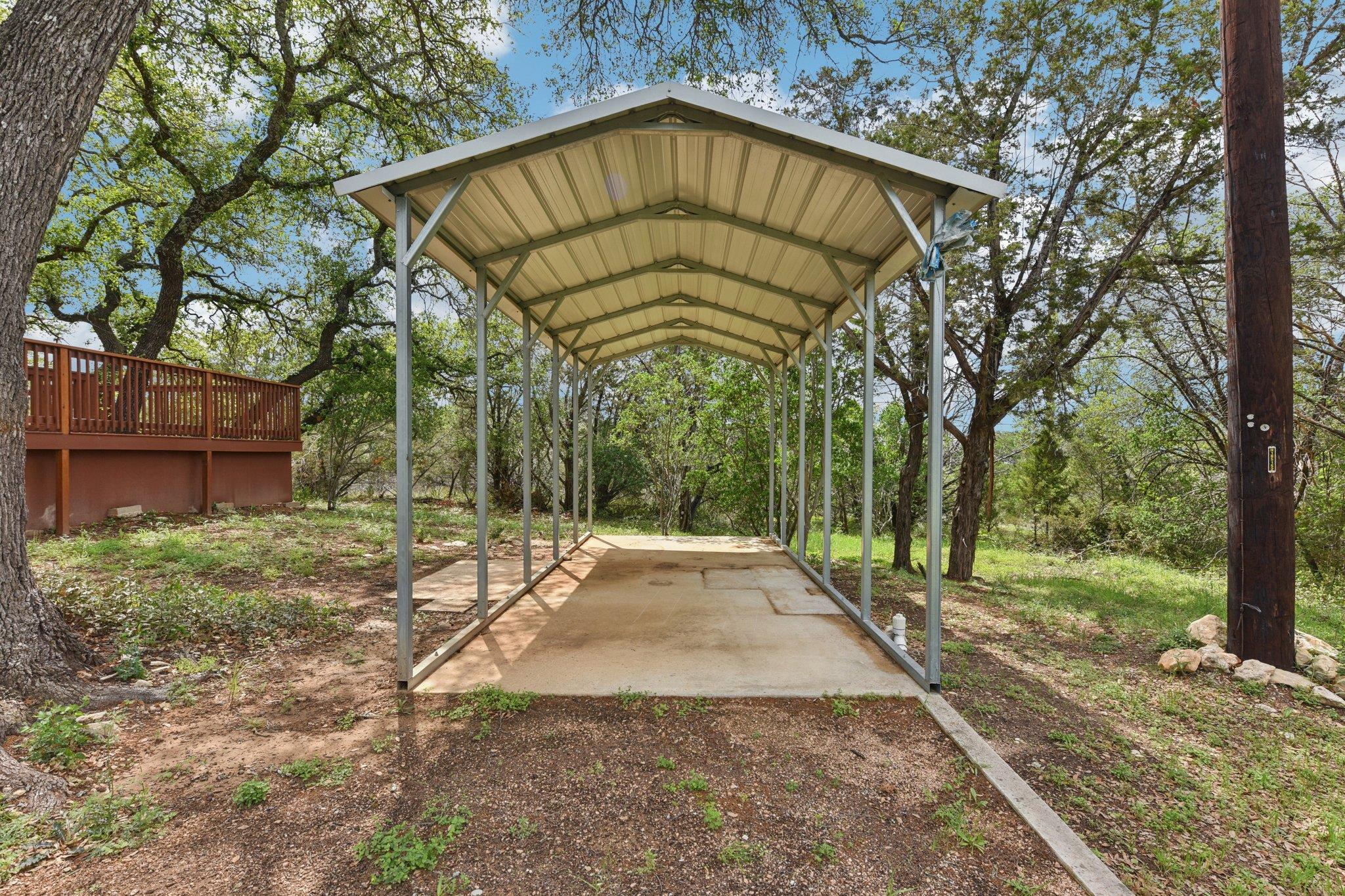 126 County Road 420 Rd, Spicewood, TX 78669