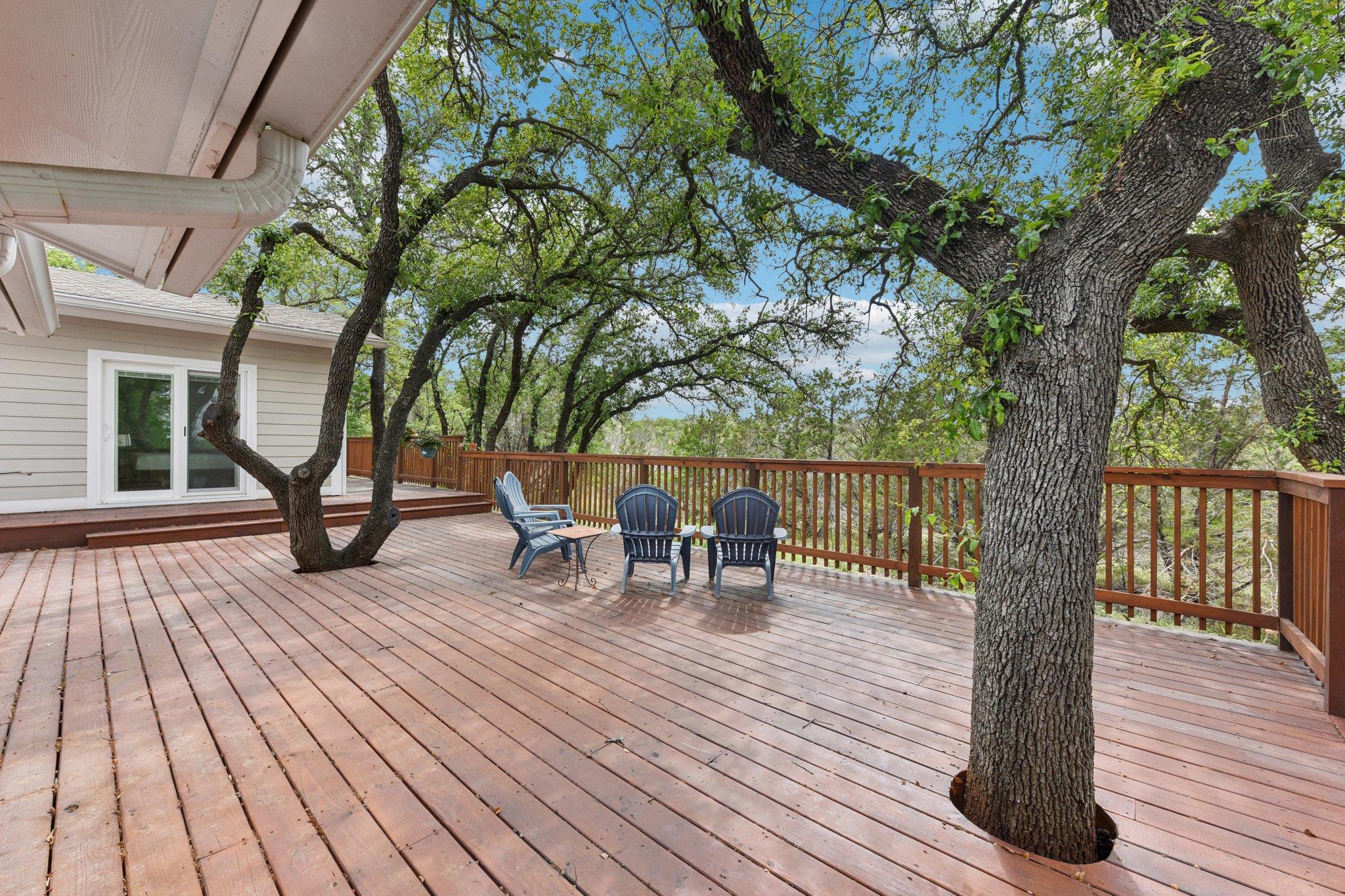 126 County Road 420 Rd, Spicewood, TX 78669