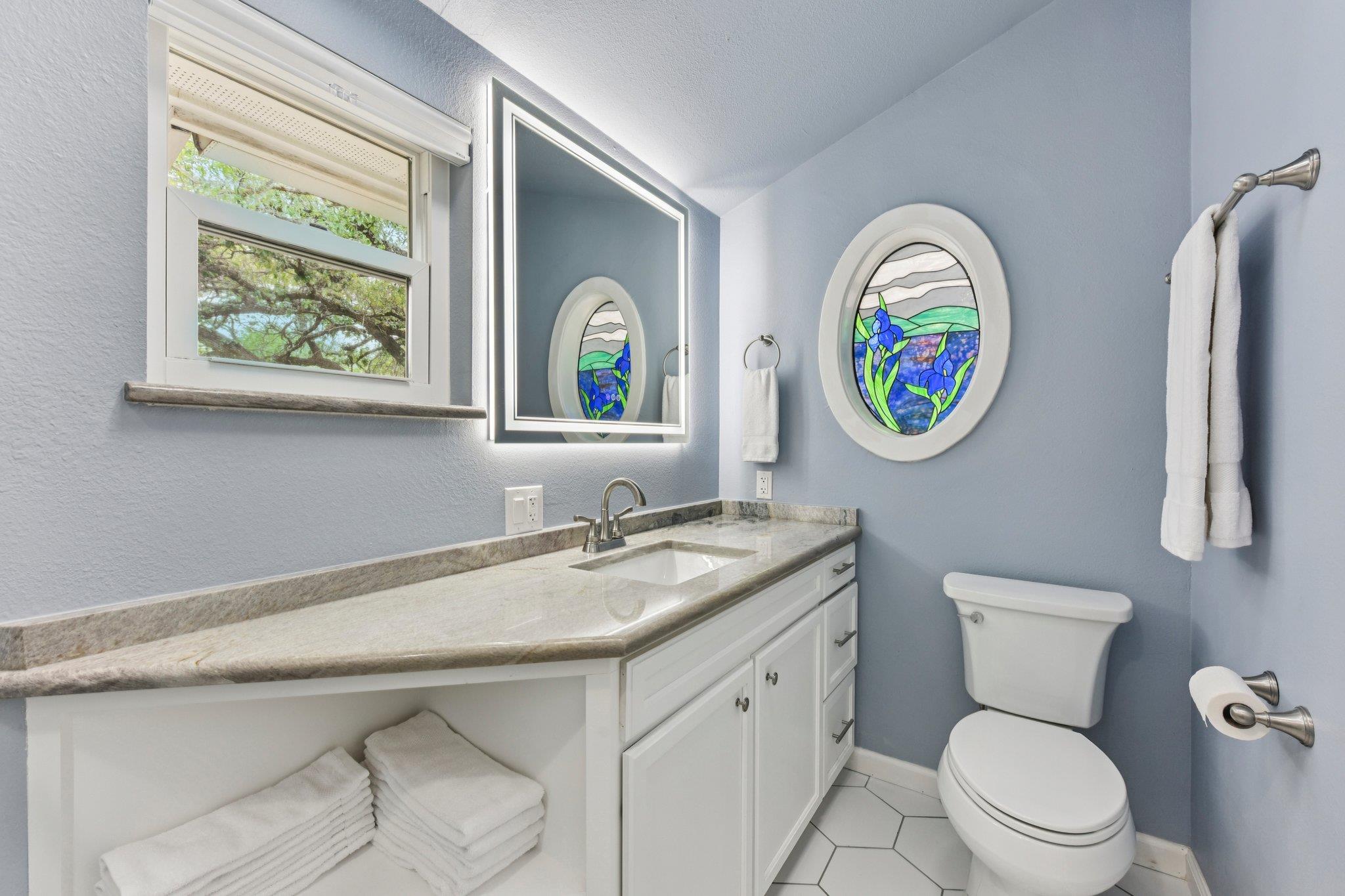 126 County Road 420 Rd, Spicewood, TX 78669