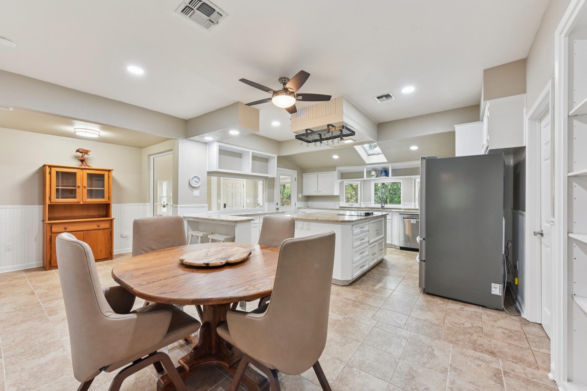 126 County Road 420 Rd, Spicewood, TX 78669