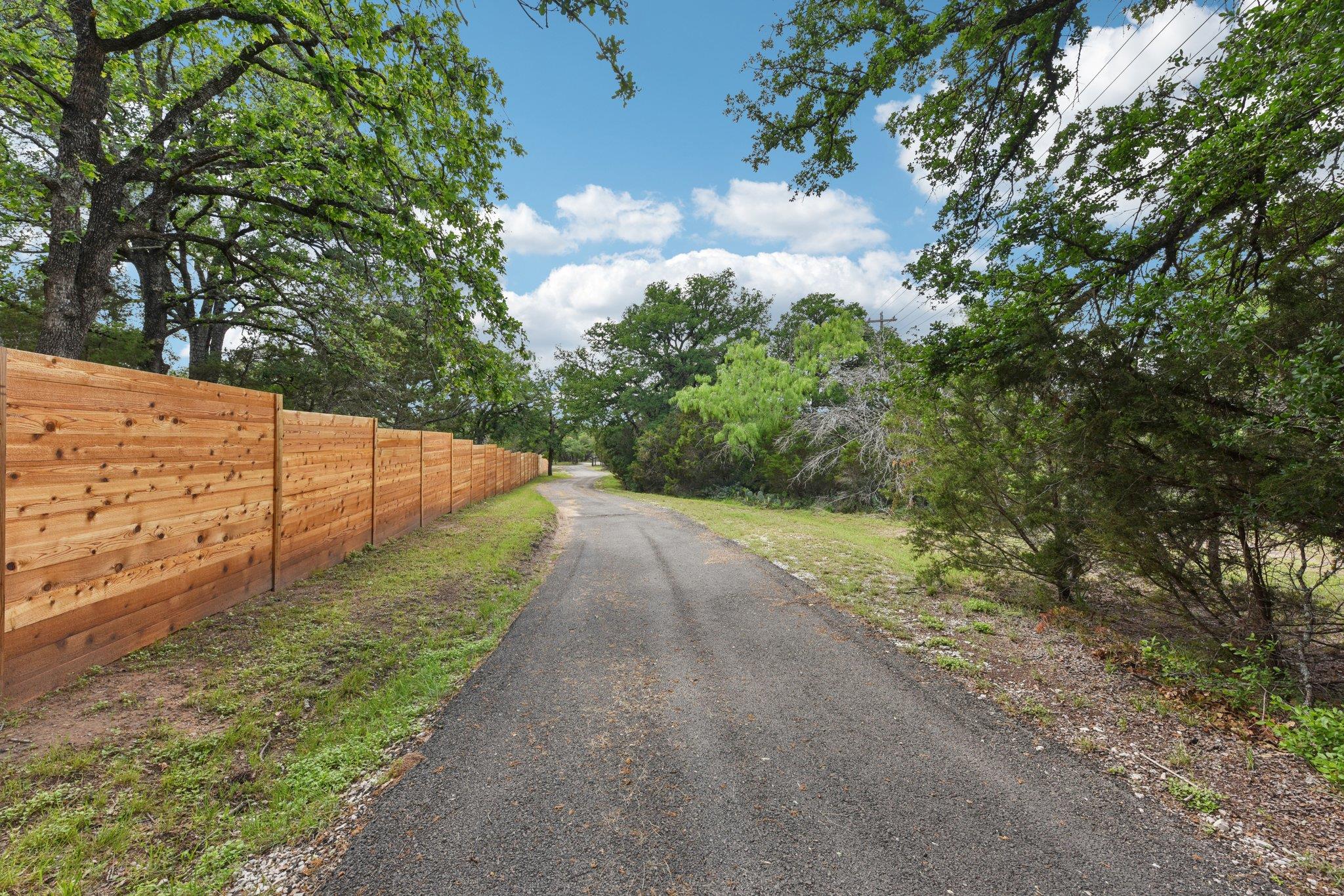 126 County Road 420 Rd, Spicewood, TX 78669