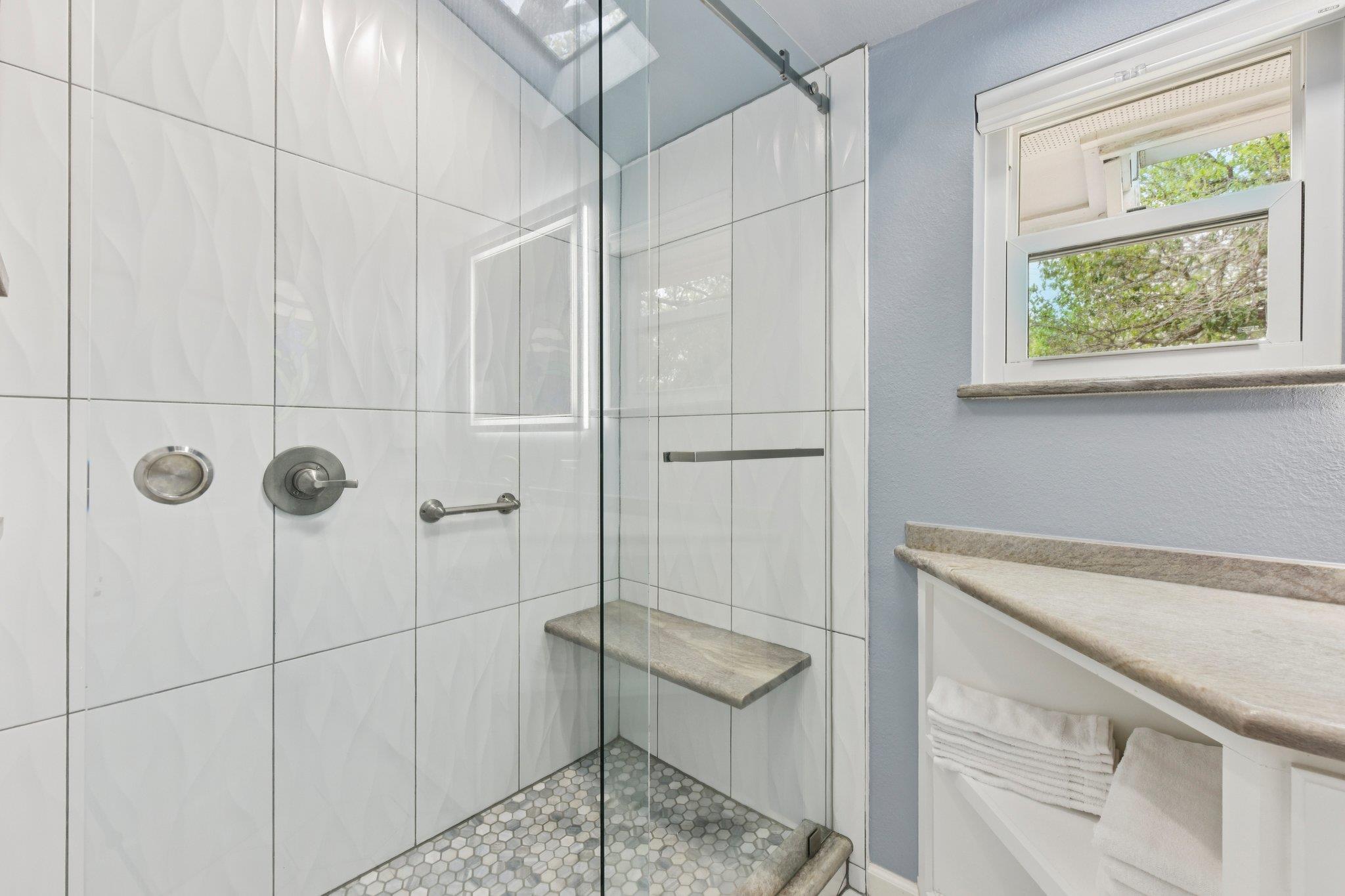 126 County Road 420 Rd, Spicewood, TX 78669