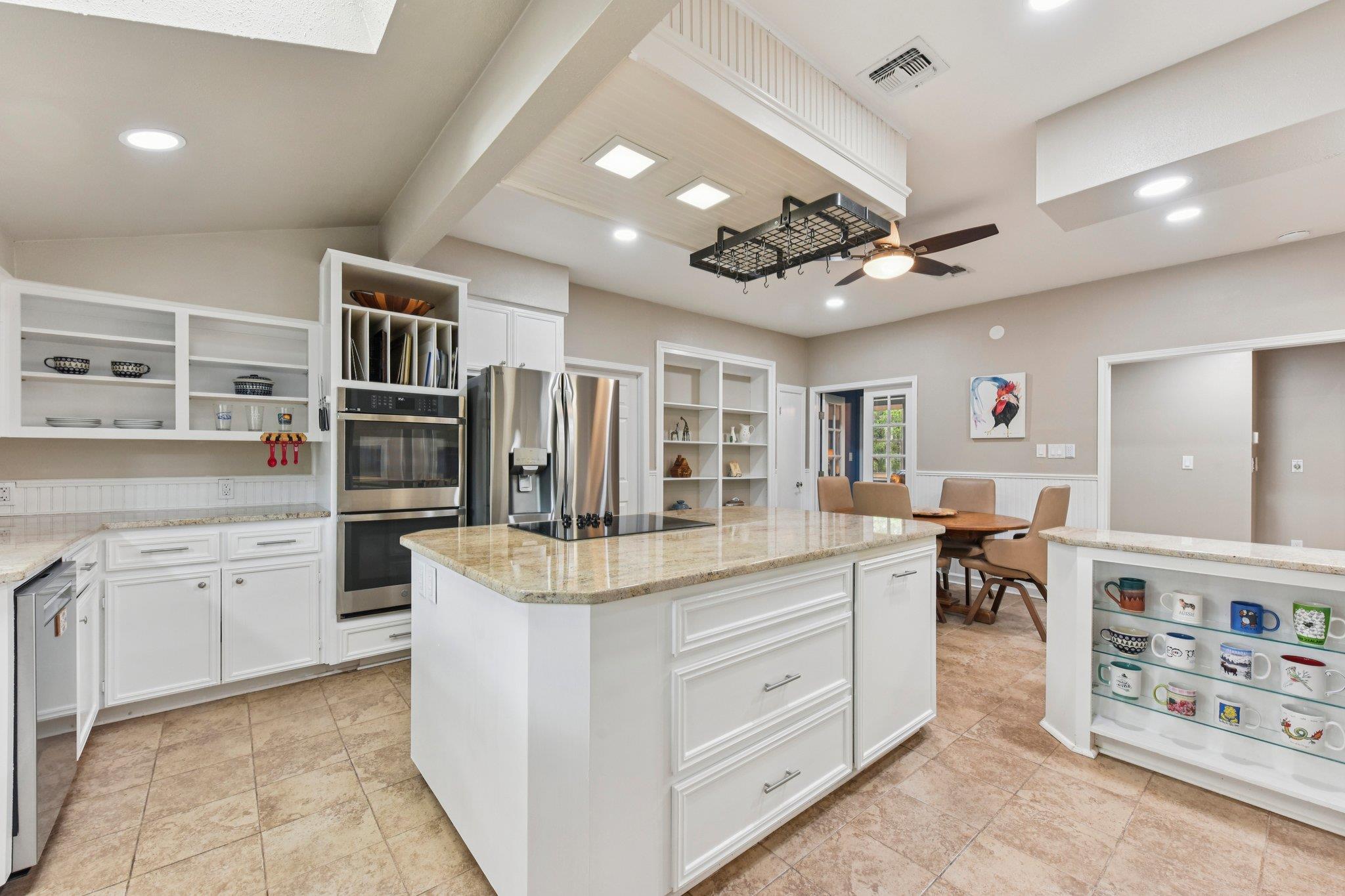 126 County Road 420 Rd, Spicewood, TX 78669