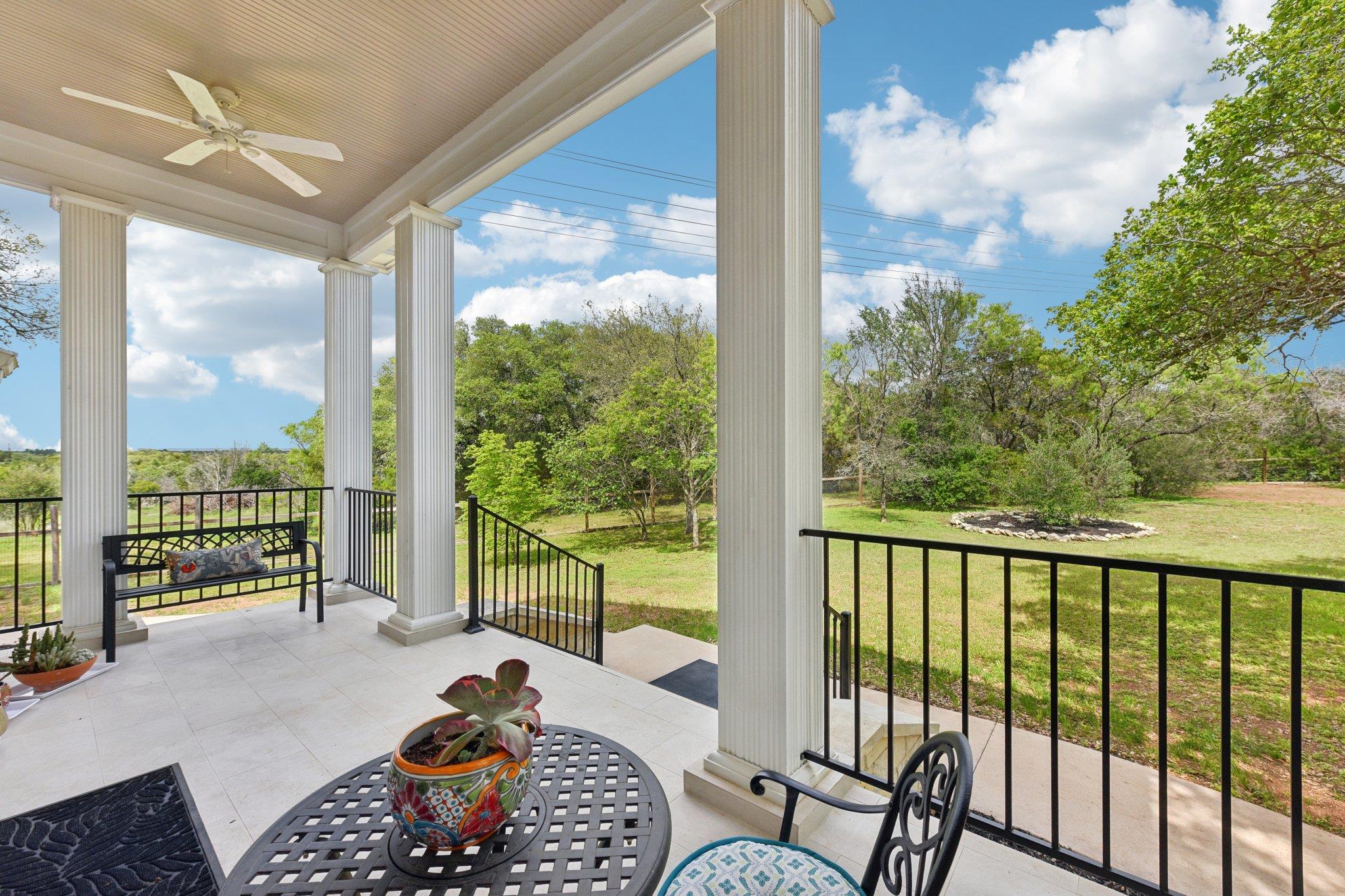 126 County Road 420 Rd, Spicewood, TX 78669