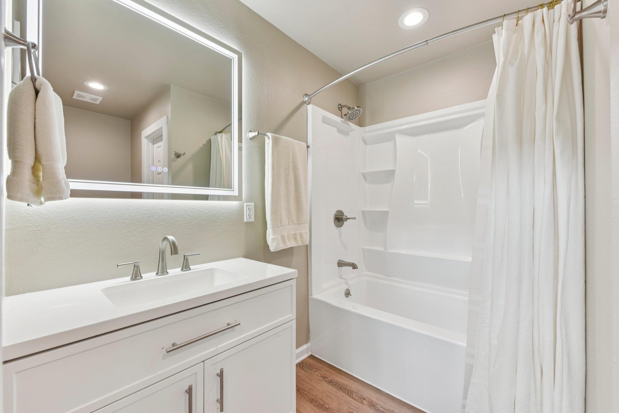 126 County Road 420 Rd, Spicewood, TX 78669