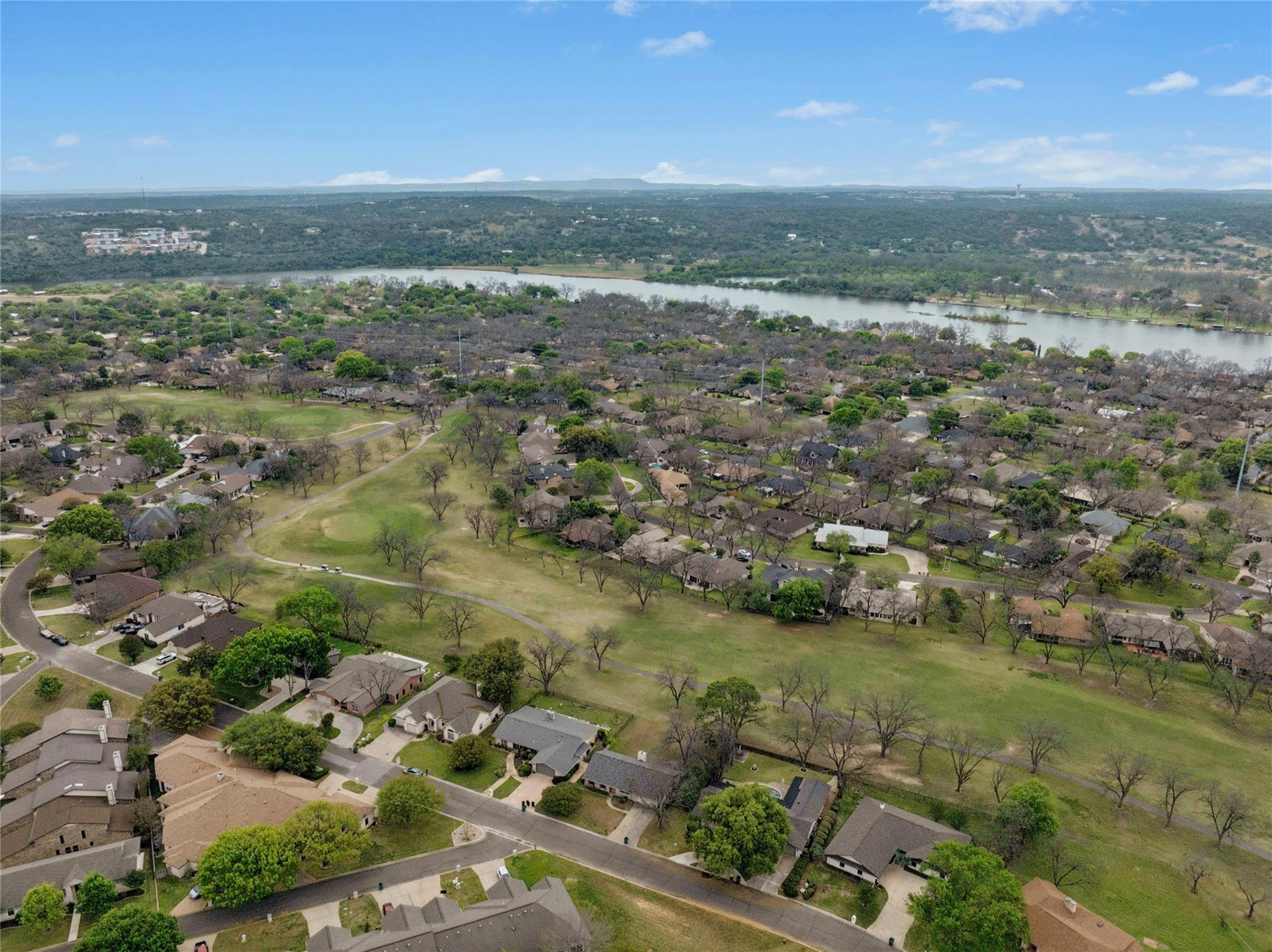 407 Olympia Fields St, Meadowlakes, TX 78654