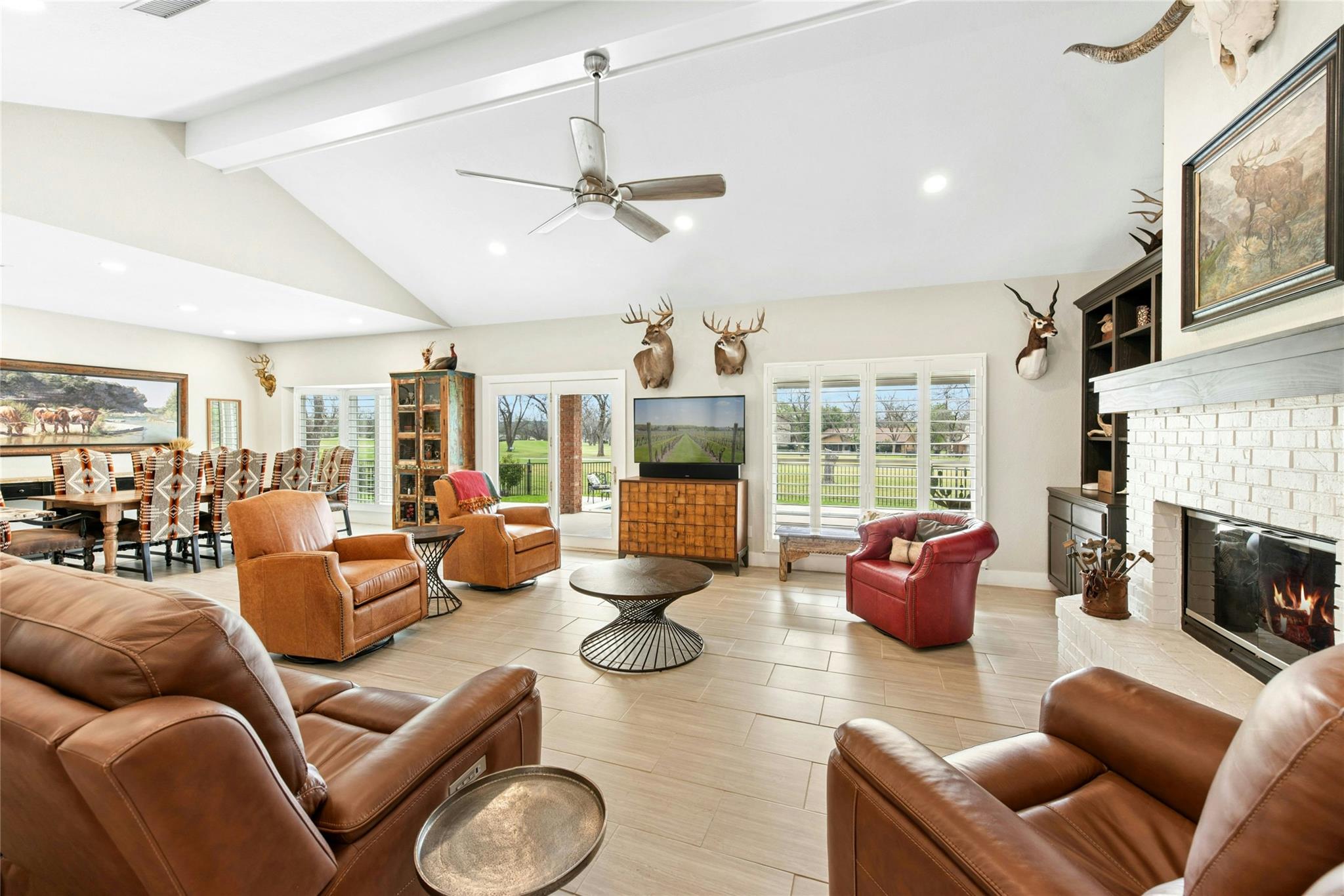 407 Olympia Fields St, Meadowlakes, TX 78654