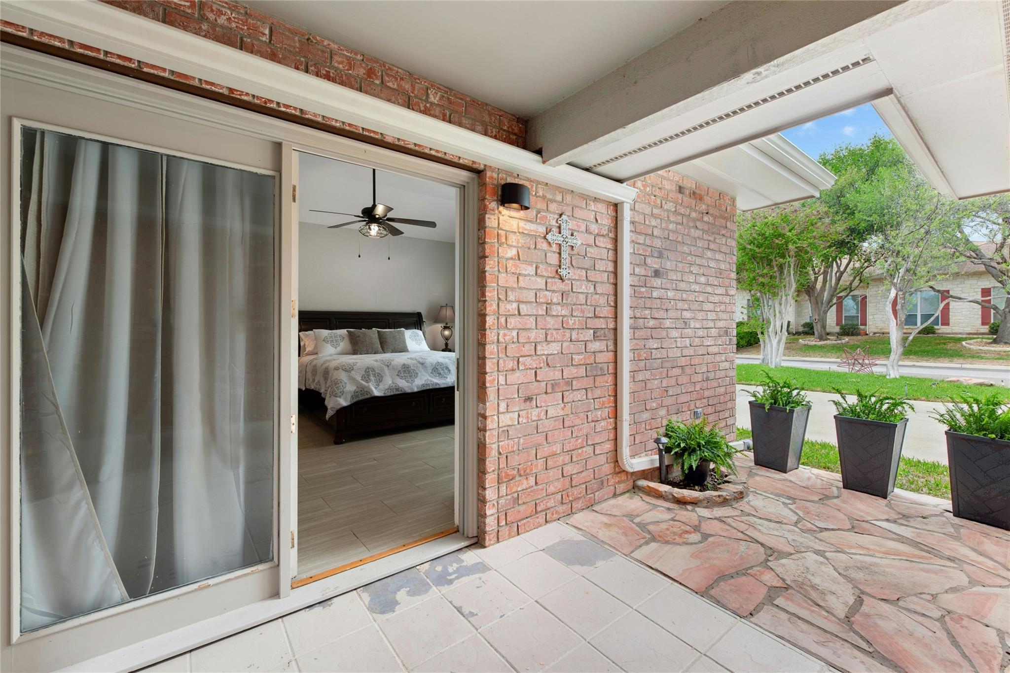 407 Olympia Fields St, Meadowlakes, TX 78654