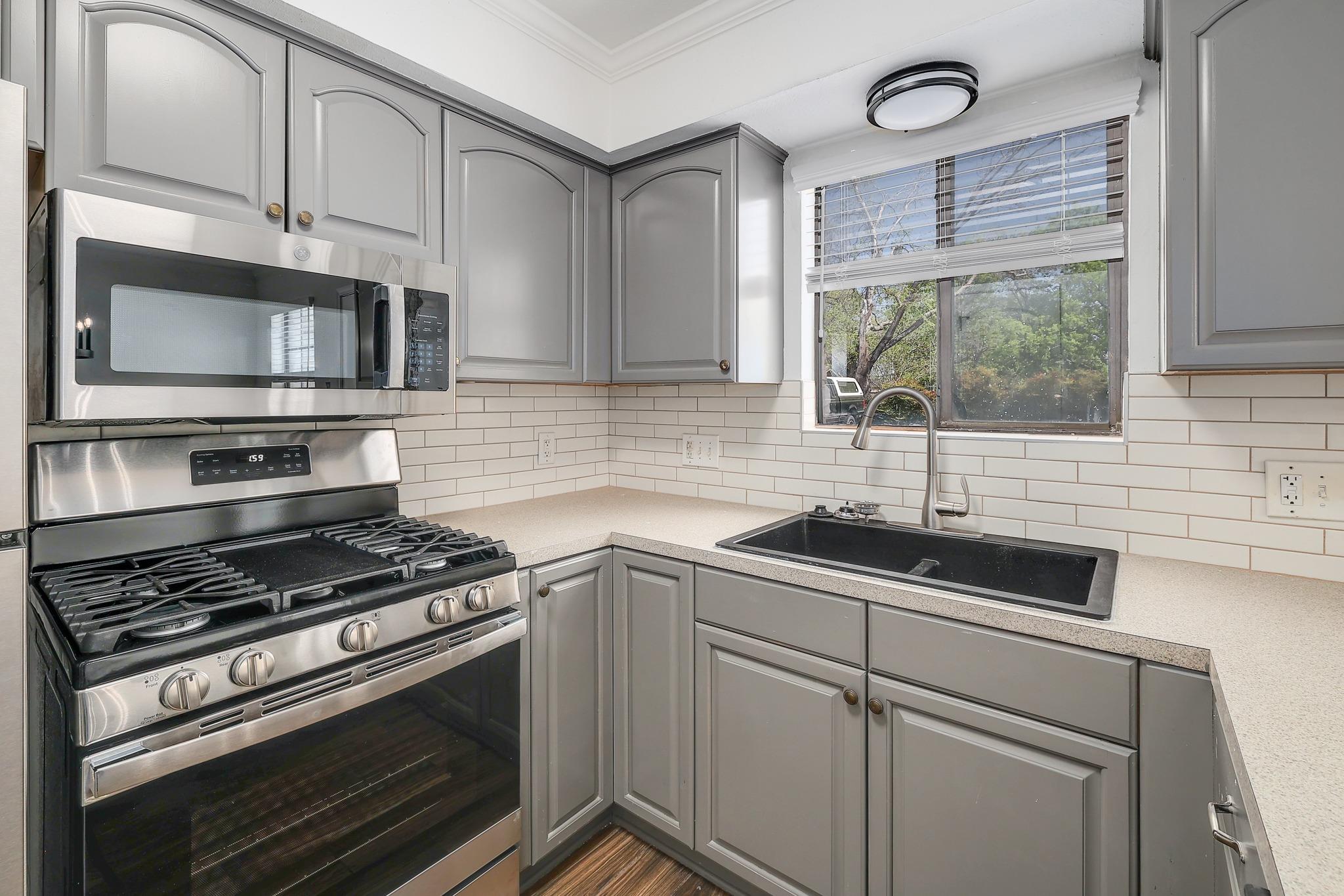 204 Northwest Dr # F, Round Rock, TX 78664