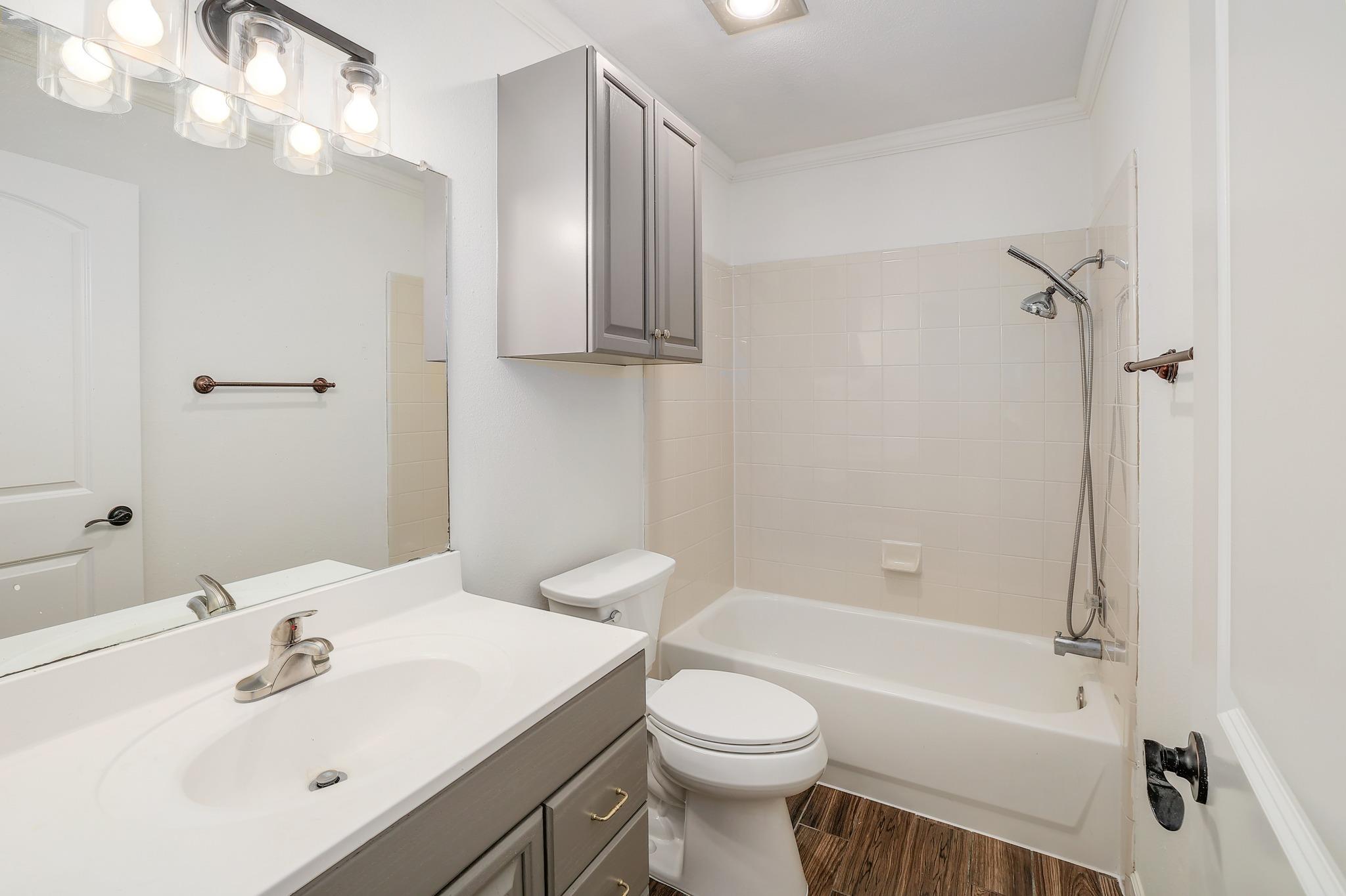 204 Northwest Dr # F, Round Rock, TX 78664